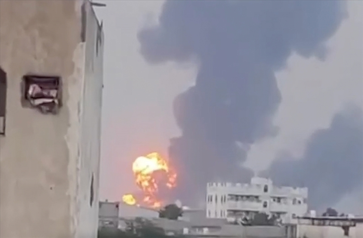 V Sani, glavnem mestu Jemna, odjeknile eksplozije v bližini elektrarne