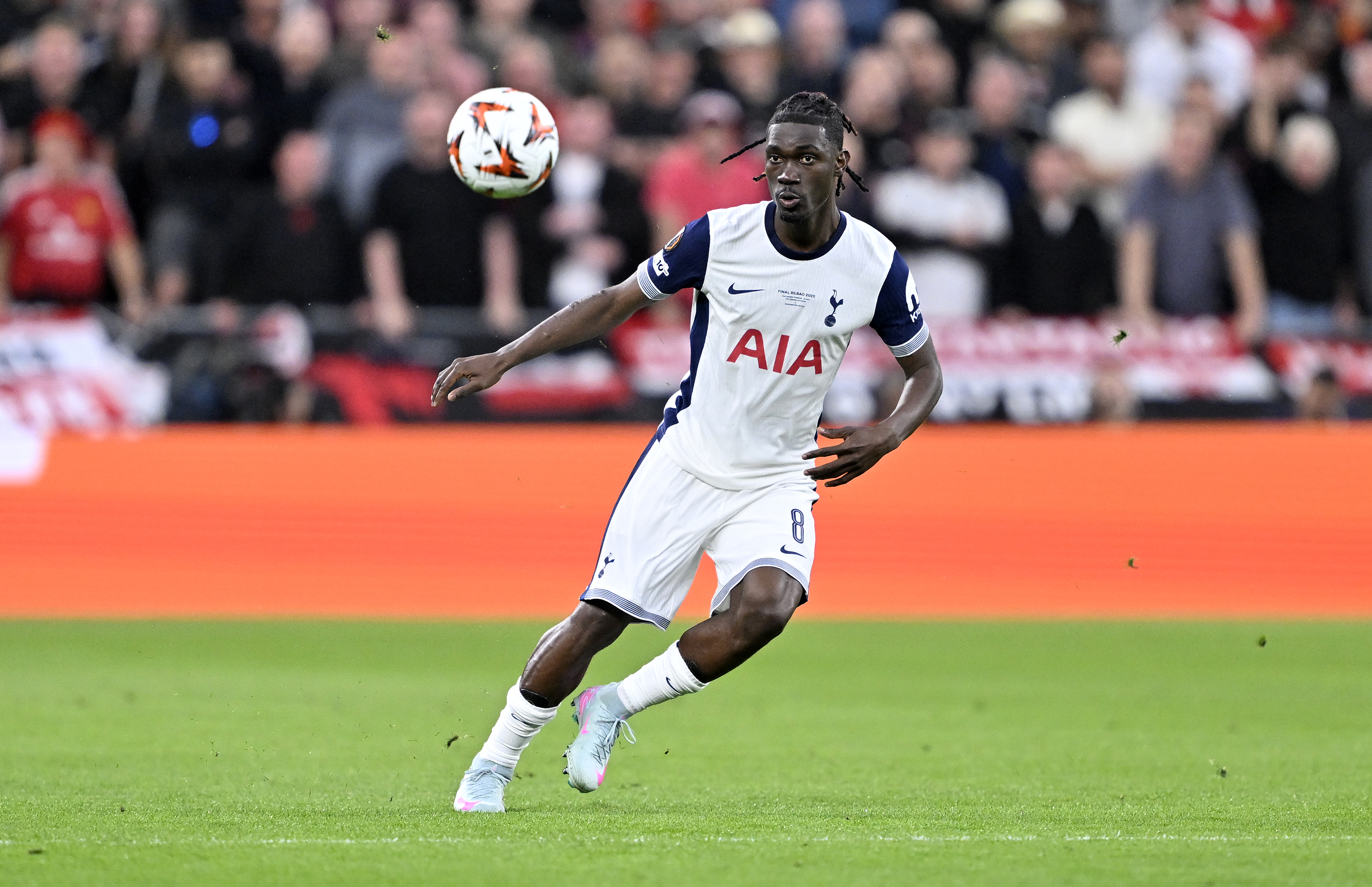 İngiliz basını yazdı! Süper Lig devinden Yves Bissouma hamlesi