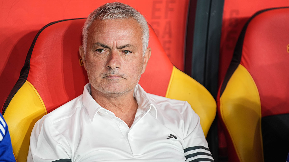 Mourinho tarča kritik po remiju Fenerbahčeja z Göztepejem