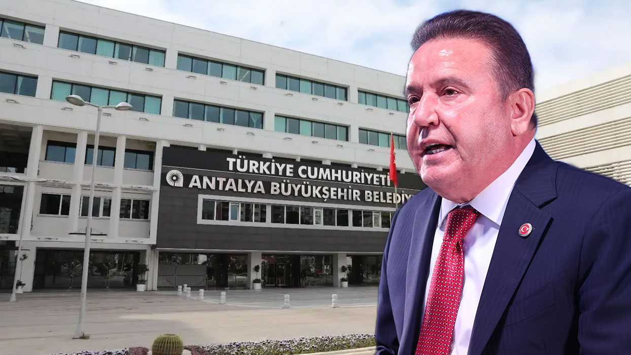 Sin župana Antalye Muhittina Böceka aretiran zaradi domnevne korupcije