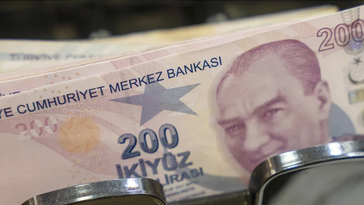 Turške depozitne sheme, vezane na valuto, so se zmanjšale za skoraj 18 milijard lir