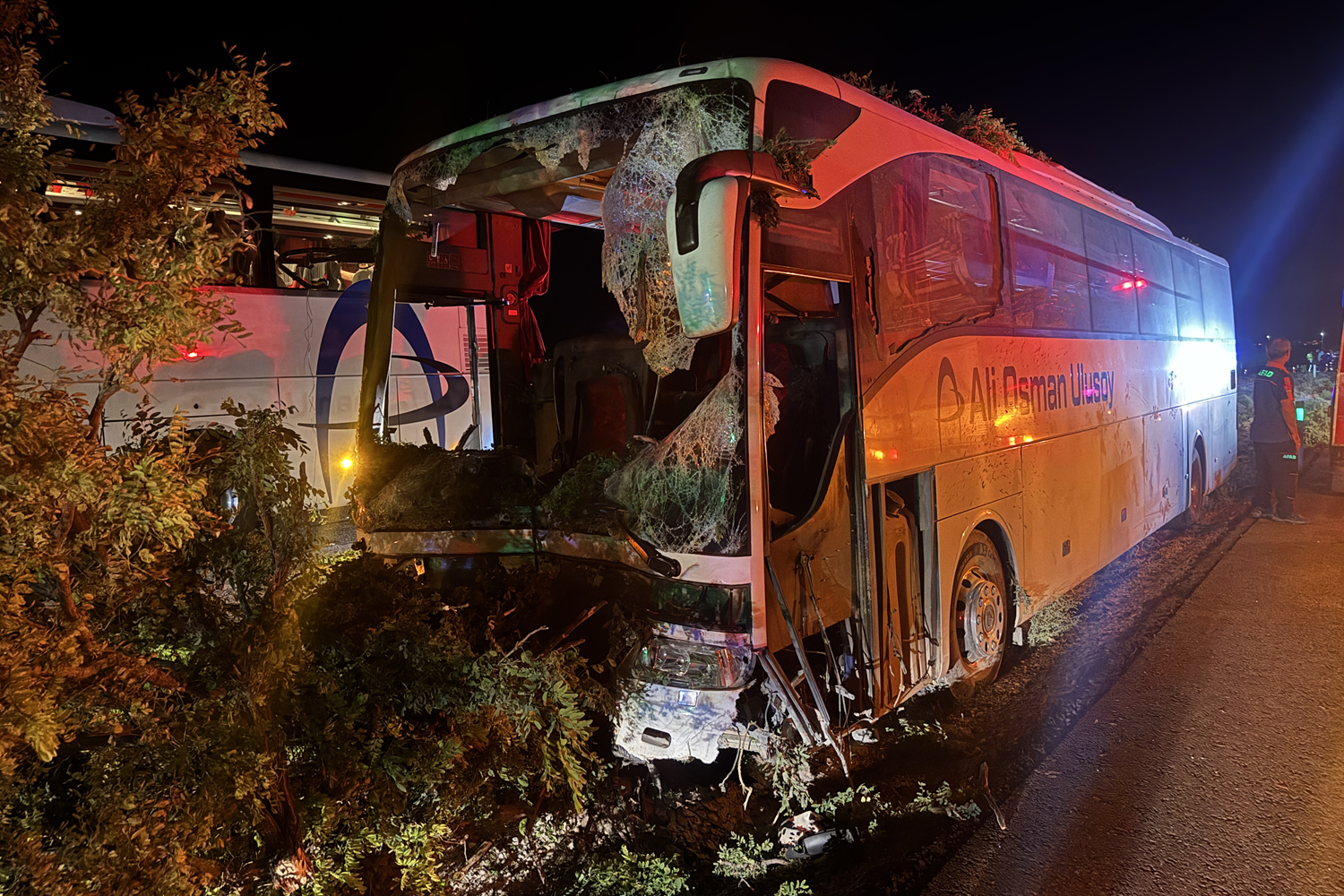 V Kayseriju v Turčiji avtobusna nesreča zahtevala smrtno žrtev in več poškodovanih