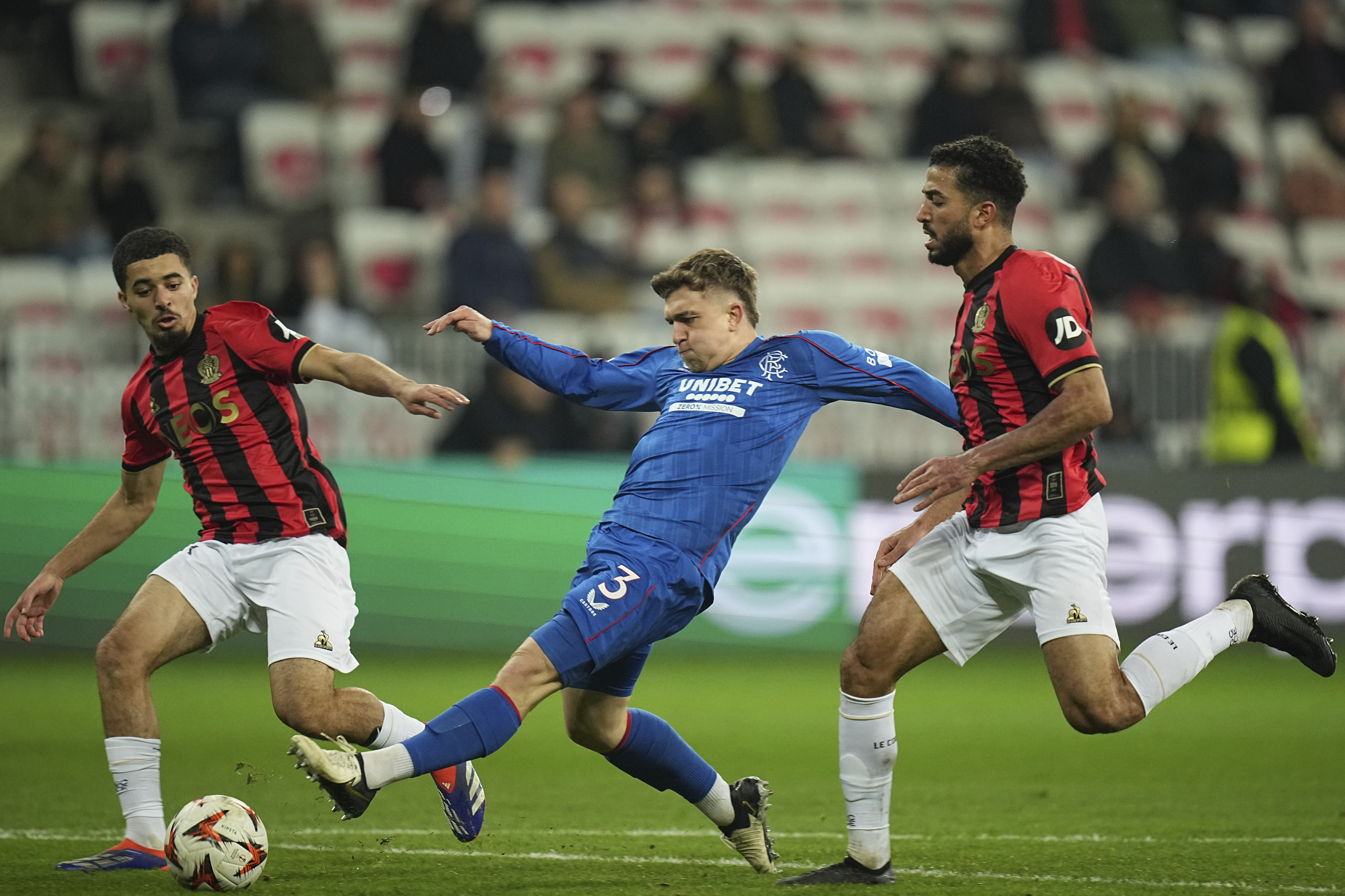 Rıdvan Yılmaz se vrača v Beşiktaş in prispel v Istanbul