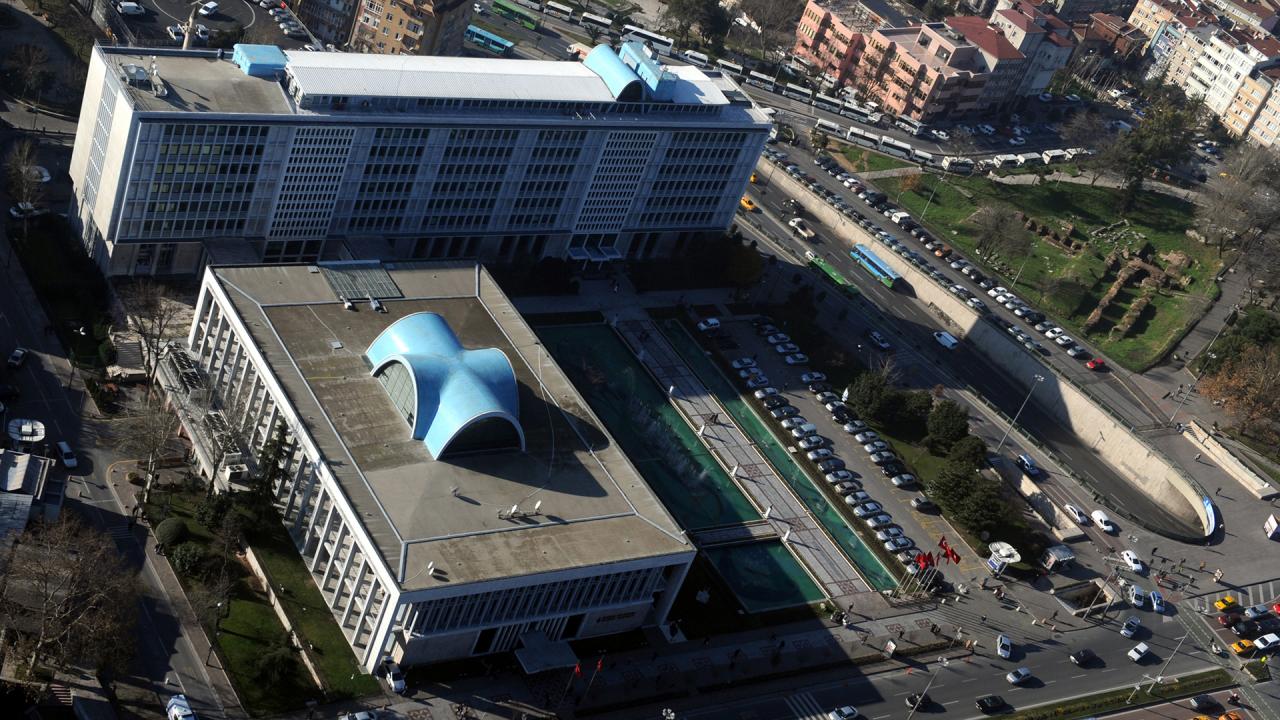 İBB soruşturmasında 4 ismin ev hapsi kaldırıldı