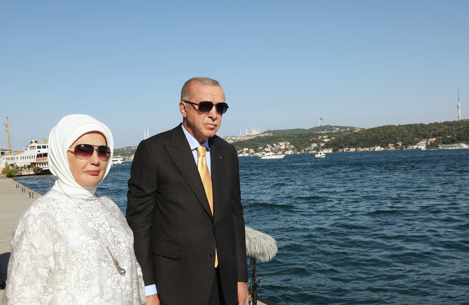 Emine Erdoğan'dan İstanbul Boğaz'ındaki geçit törenine ilişkin paylaşım
