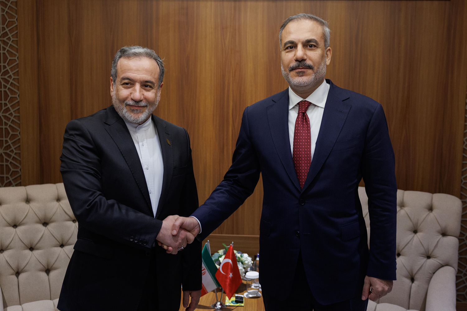 Bakan Fidan, İranlı mevkidaşı Arakçi ile görüştü