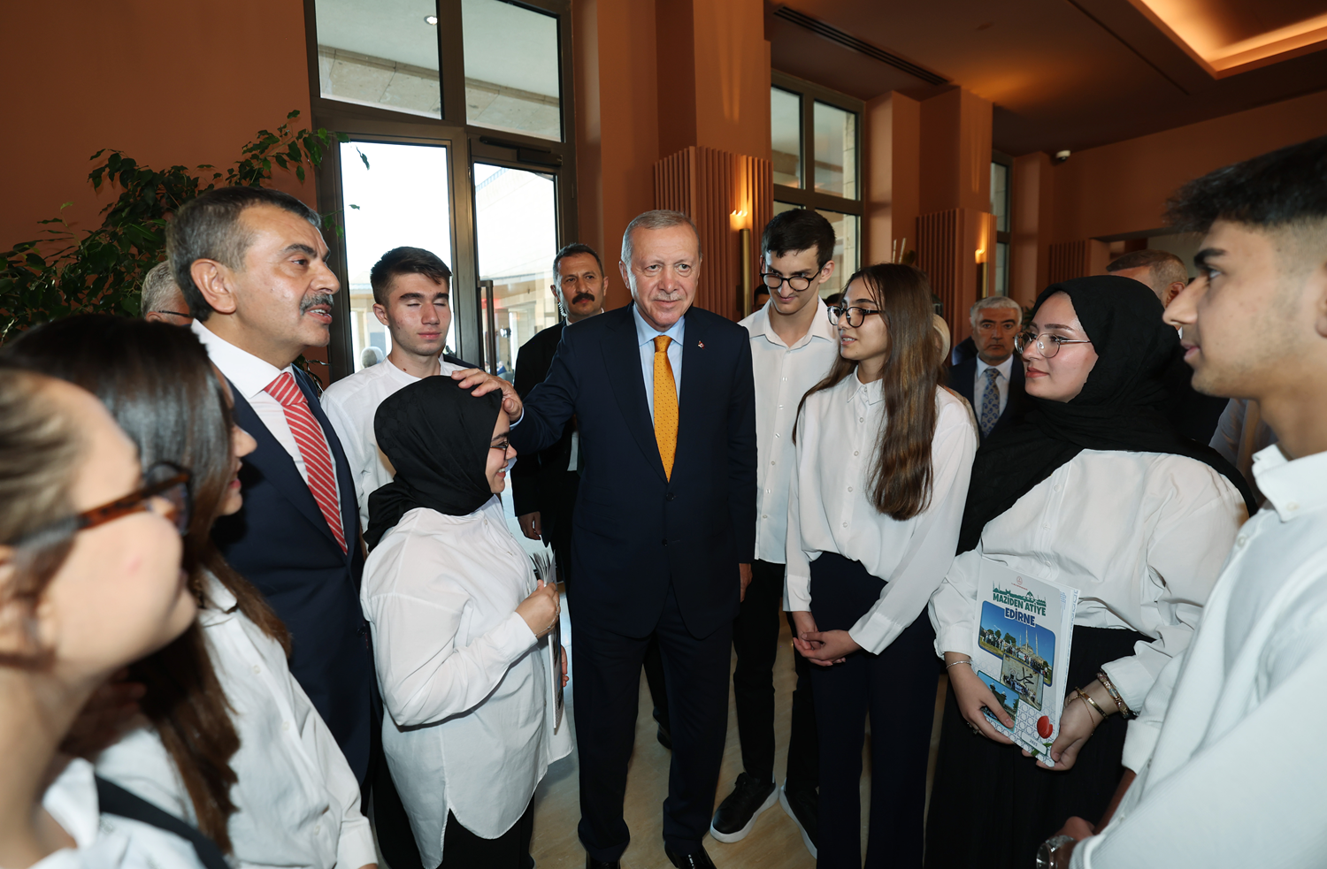 Cumhurbaşkanı Erdoğan, öğrenciler ile bir araya geldi