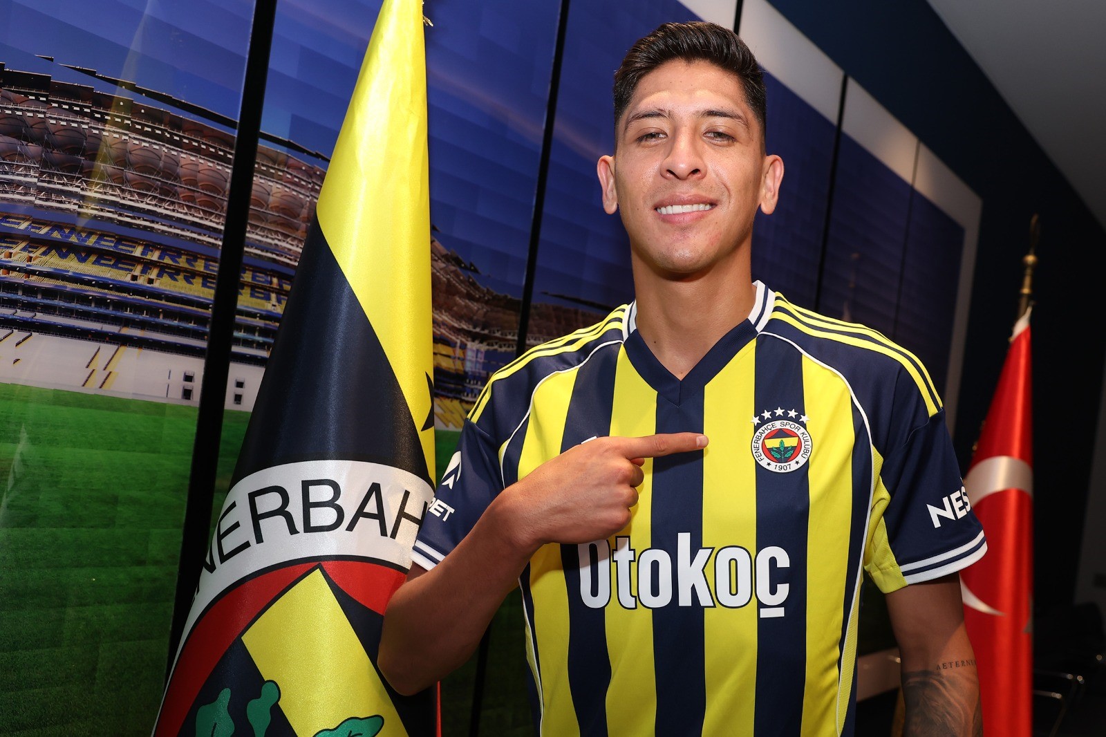 Edson Alvarez poudarja velikost Fenerbahçeja in željo po osvajanju pokalov