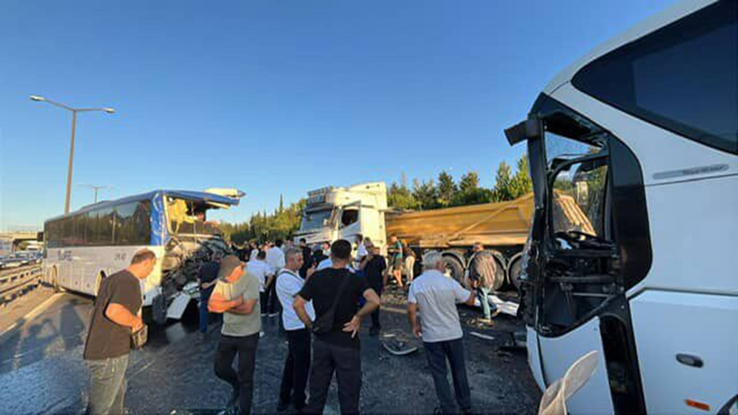 TEM Otoyolu'nda trafik durdu! Zincirleme kazada 1 kişi öldü