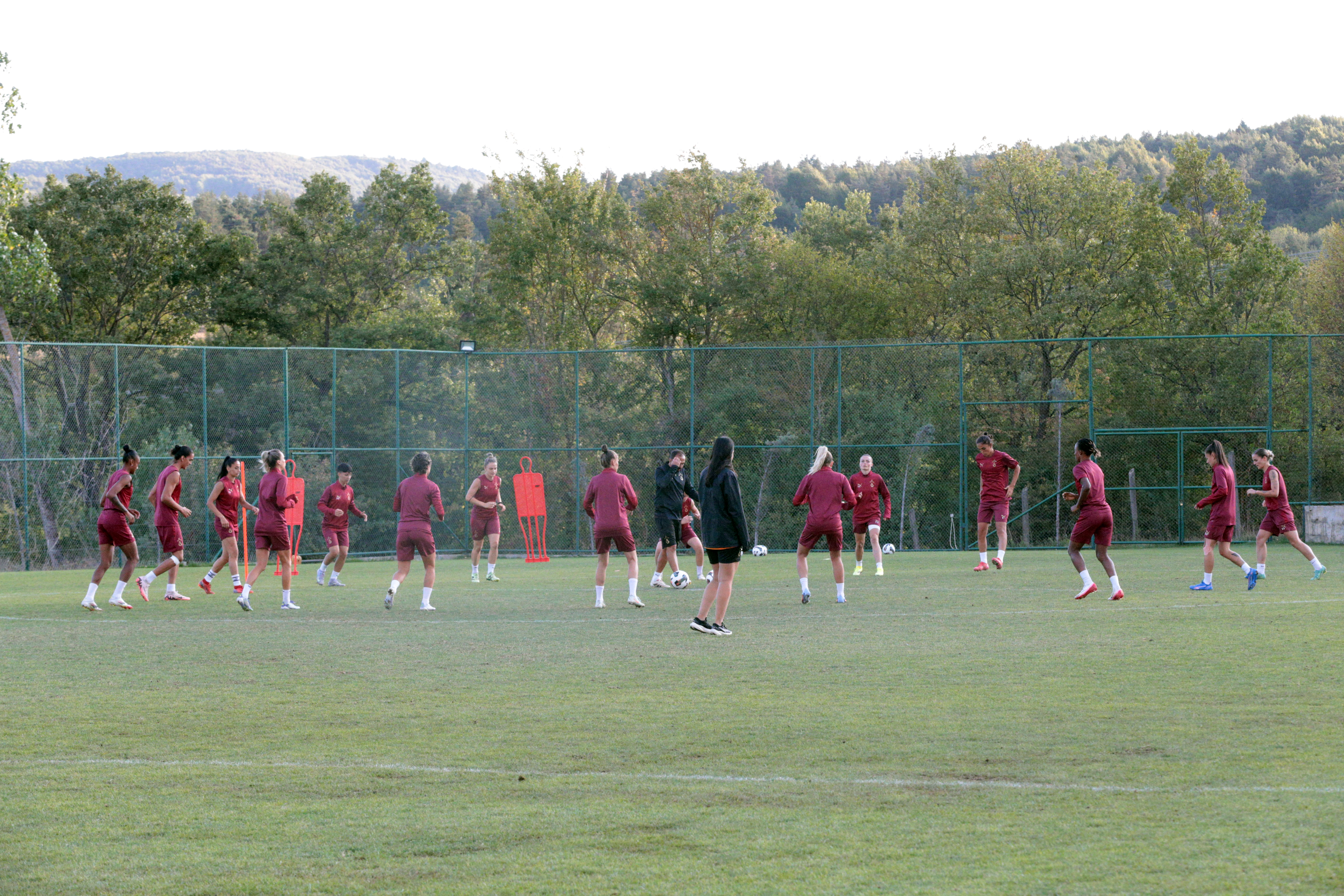Galatasaray Kadın Futbol Takımı yeni sezon hazırlıklarını sürdürüyor