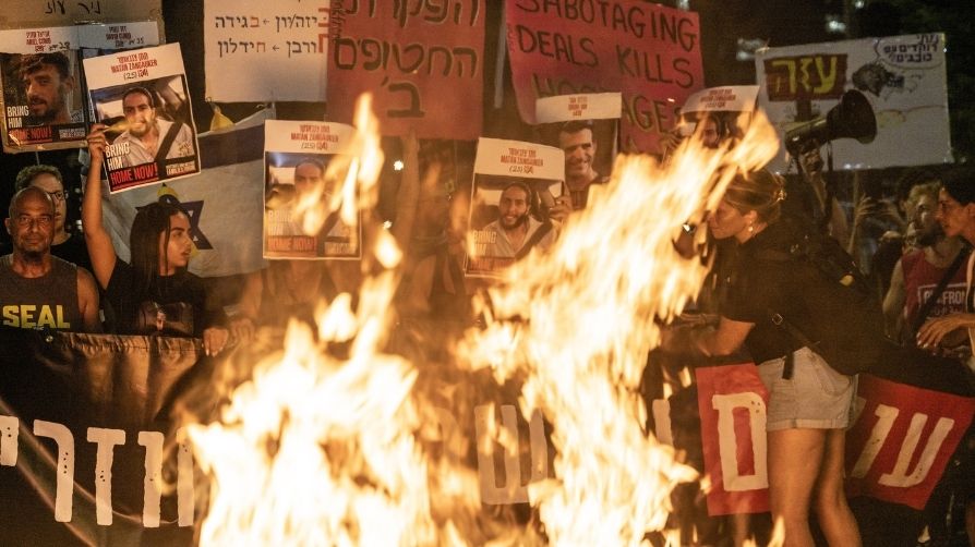 İsrailli protestocular otoyolları kapattı: Netanyahu'ya ateşkes çağrısı