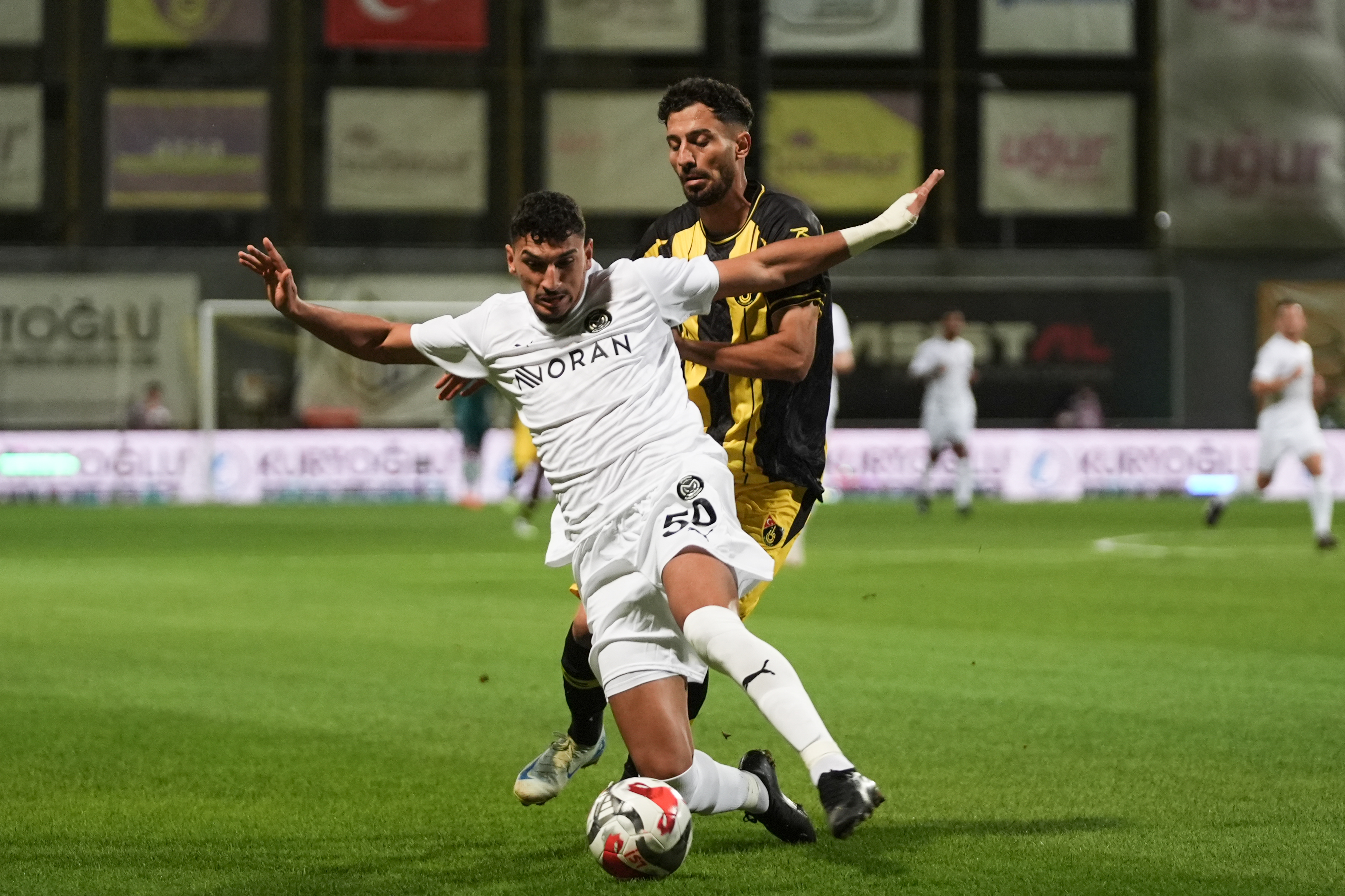 İstanbulspor ile Manisa FK puanları paylaştı