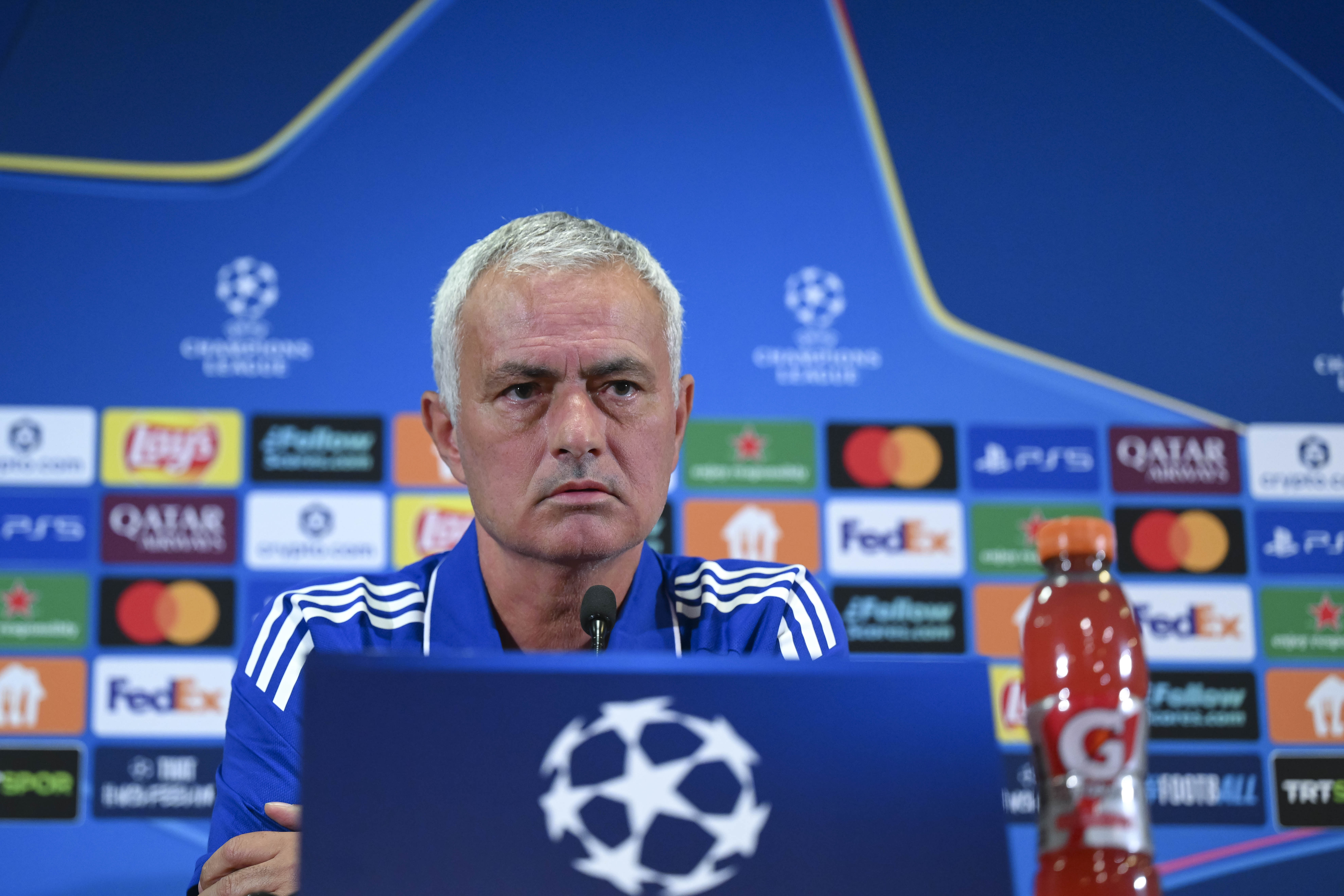 Mourinho komentiral tekmo Fenerbahčeja proti Benfici in kritiziral upravljanje kluba