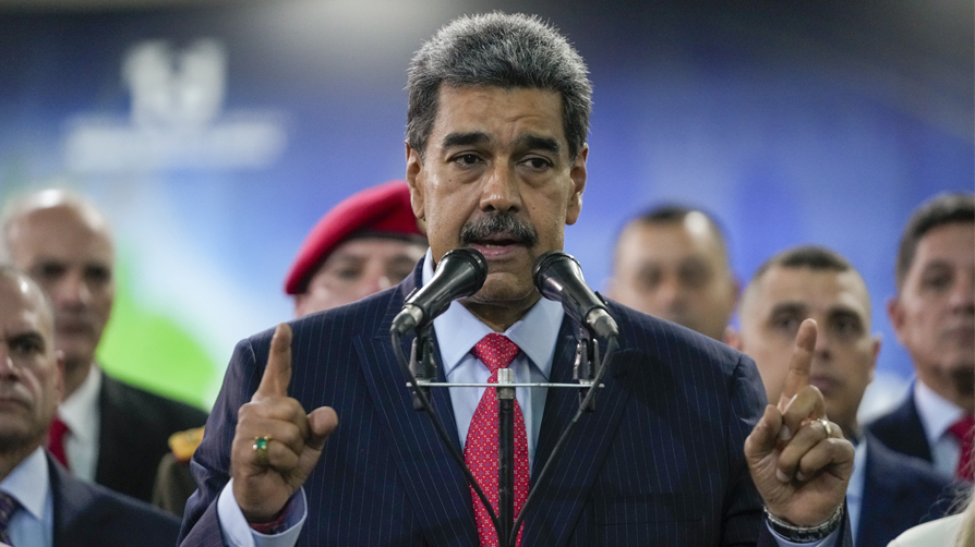 Maduro'dan ABD'ye savaş gemisi resti: Topraklarımıza dokunmaya kalkışmayın