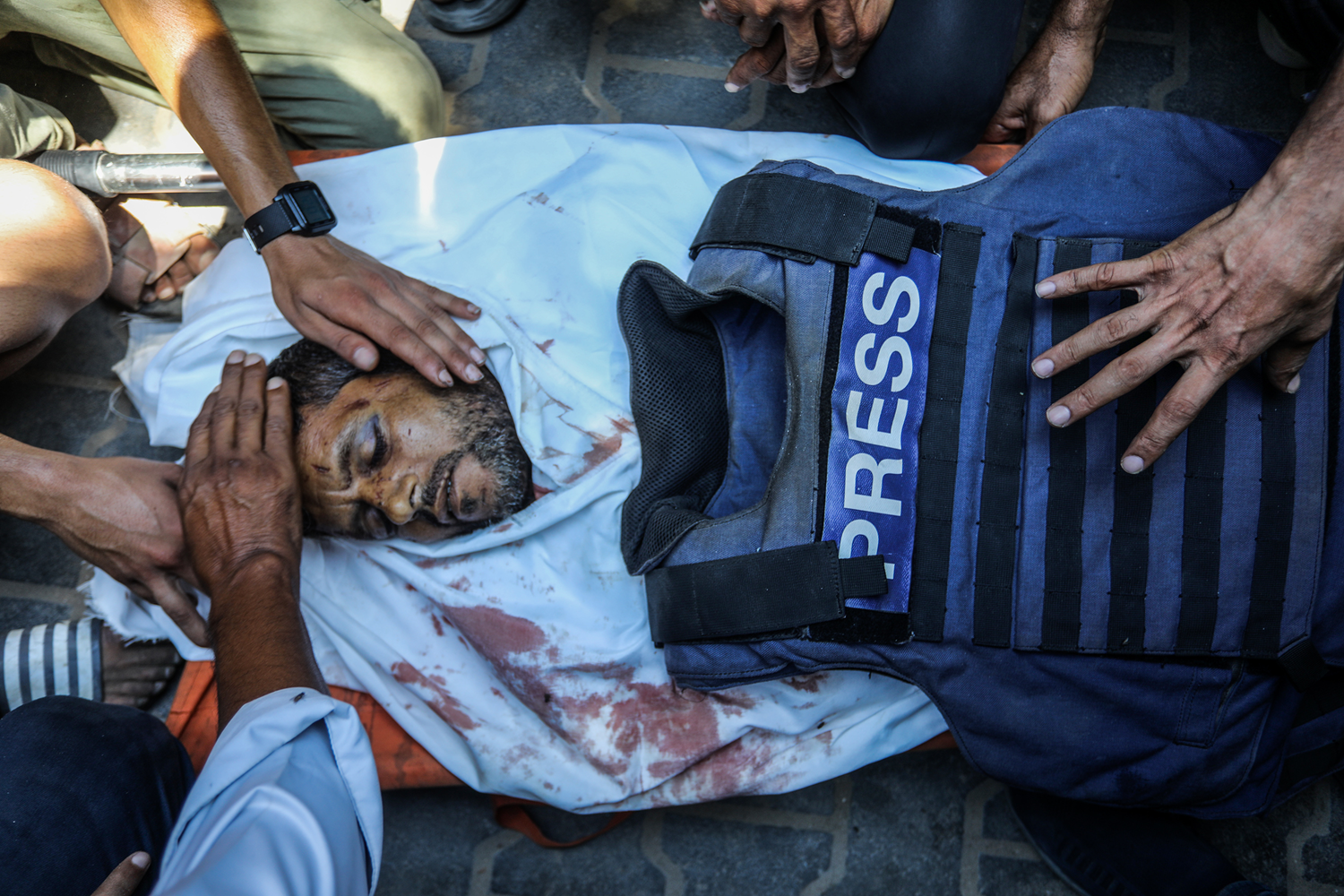 Reuters muhabiri Zink, kurumunun İsrail'in gazeteci katliamı karşısındaki tutumunu eleştirerek istifa etti