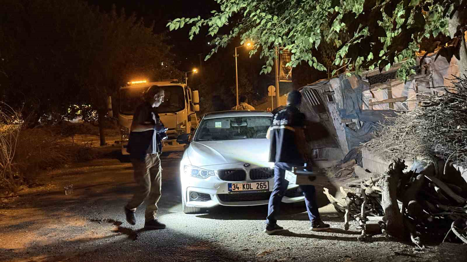Sokak ortasında birbirlerine ateş açtılar: Çok sayıda ölü ve yaralı var