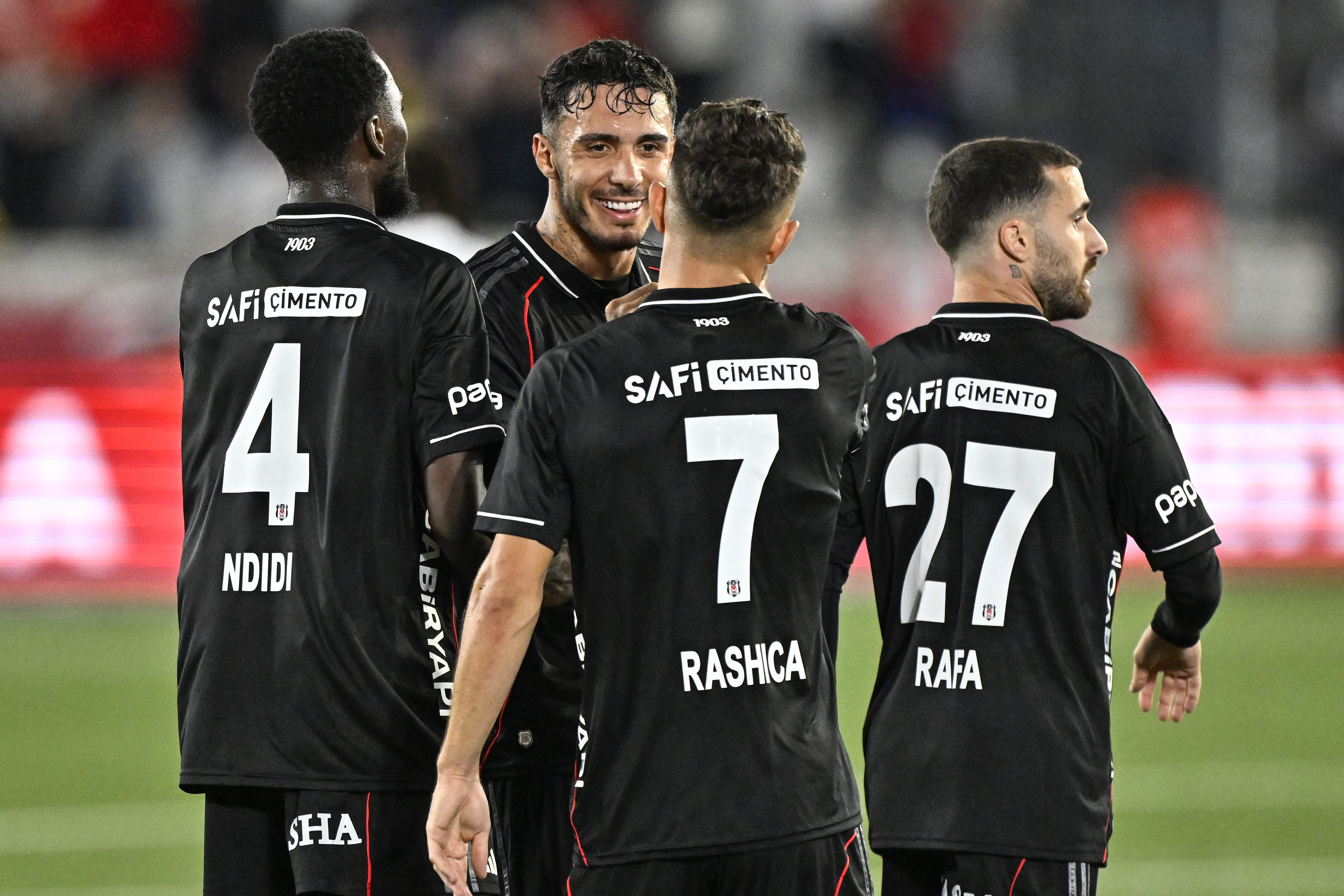 Beşiktaş'ta hedef Konferans Ligi'nde lig aşamasına kalmak