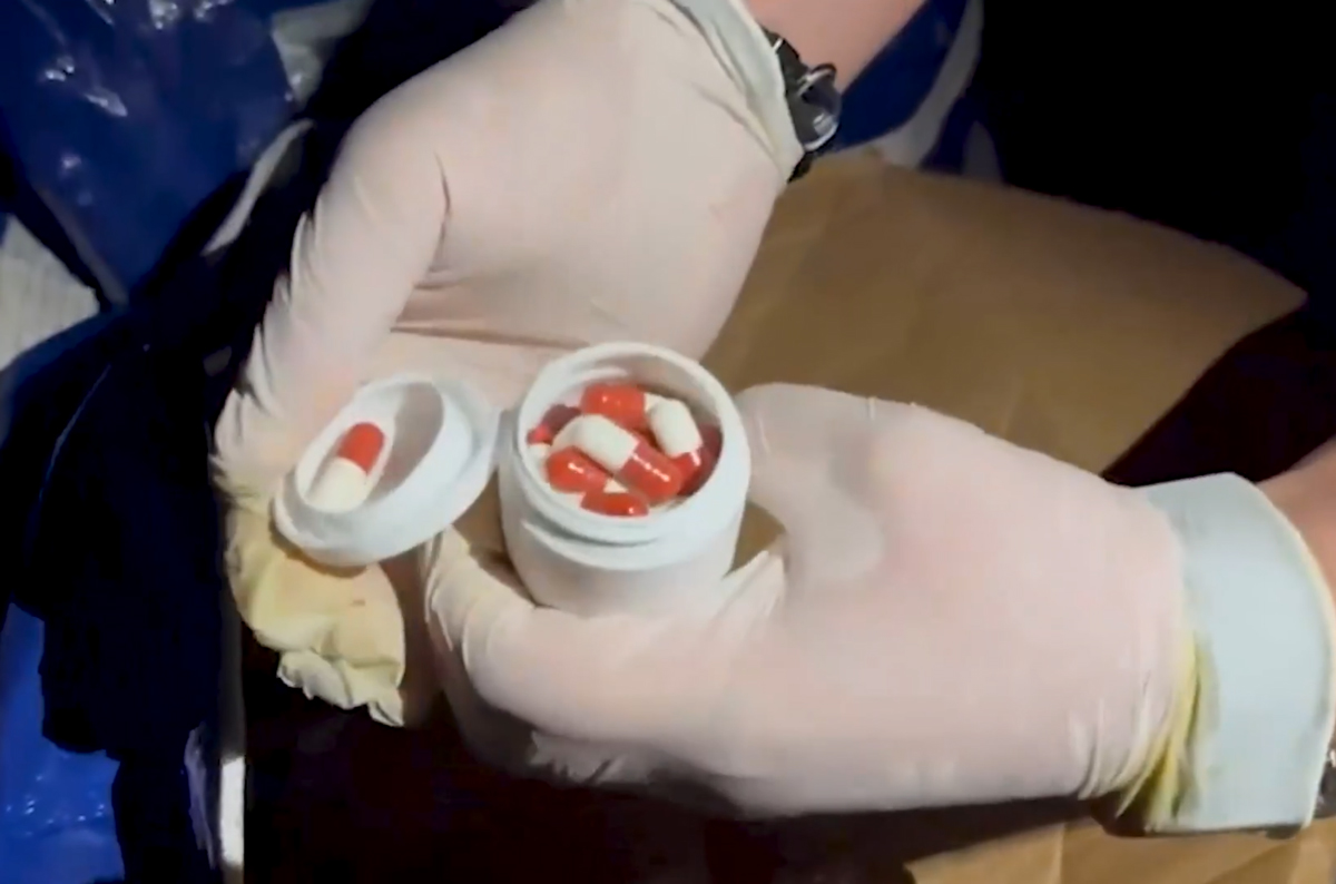 V Istanbulu in Konyi zasegli večjo količino drog in aretirali osumljence