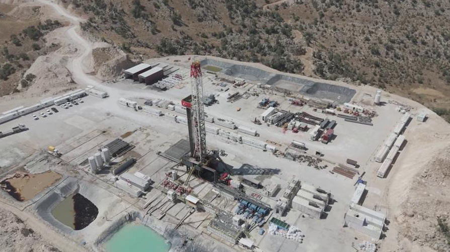Petrol aramada milli hamle! Seyit Onbaşı ve Naim Süleymanoğlu sahada