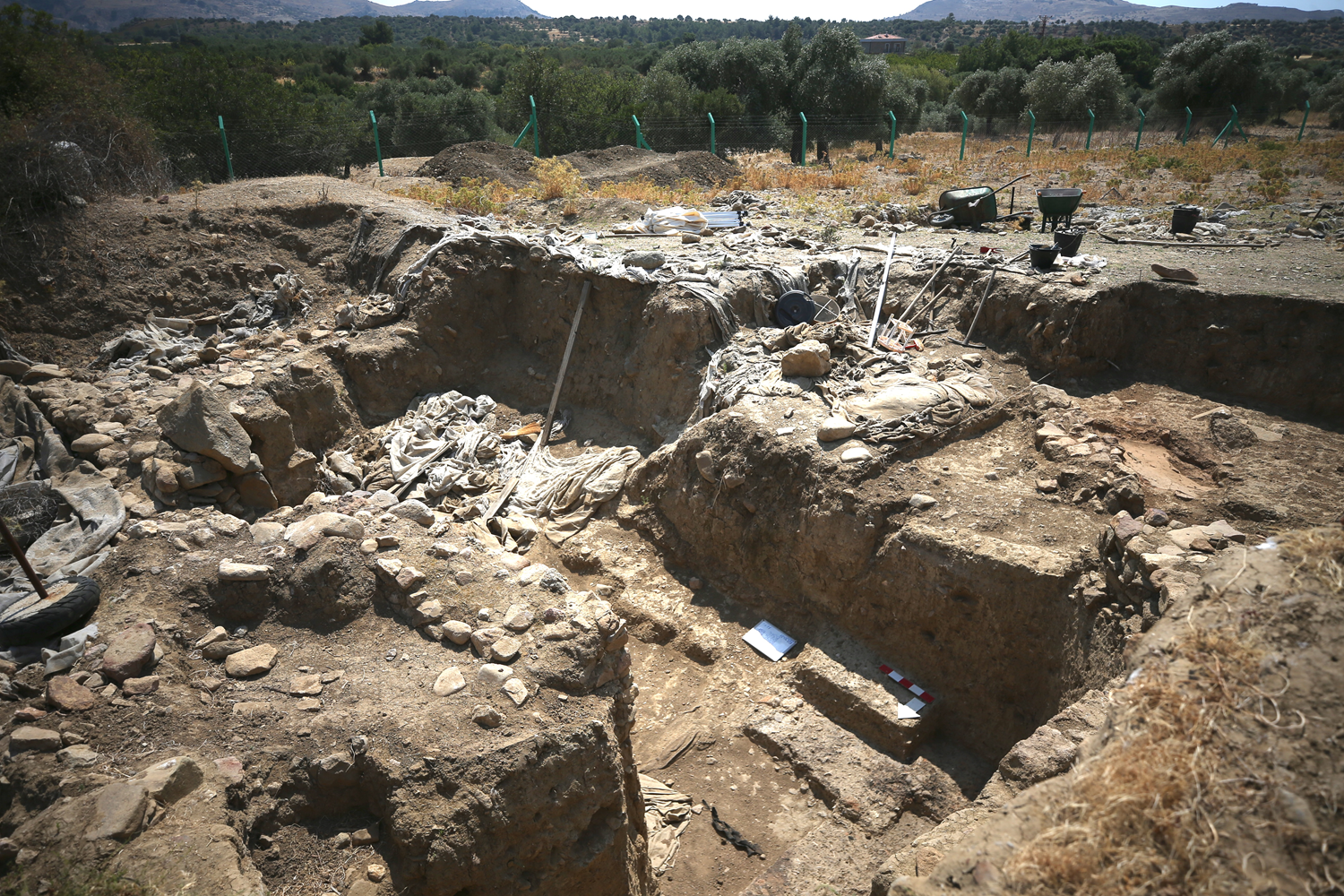 Türkiye'nin en batısında 8 bin 800 yıllık 5 mimari yapı ortaya çıkarıldı