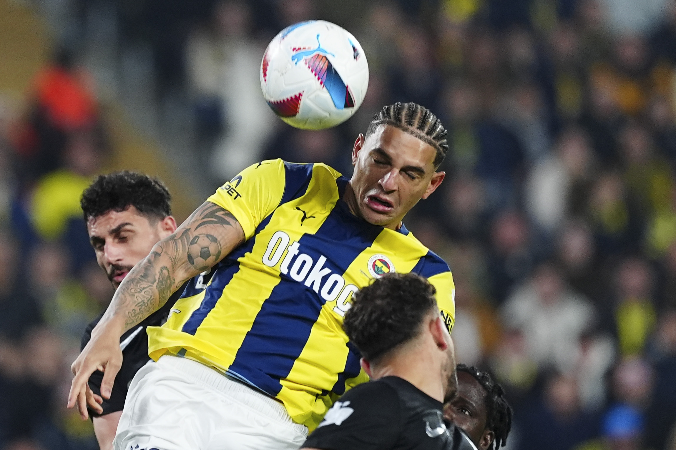 Fenerbahçe'de bir ayrılık daha! Diego Carlos'un yeni adresi belli oldu