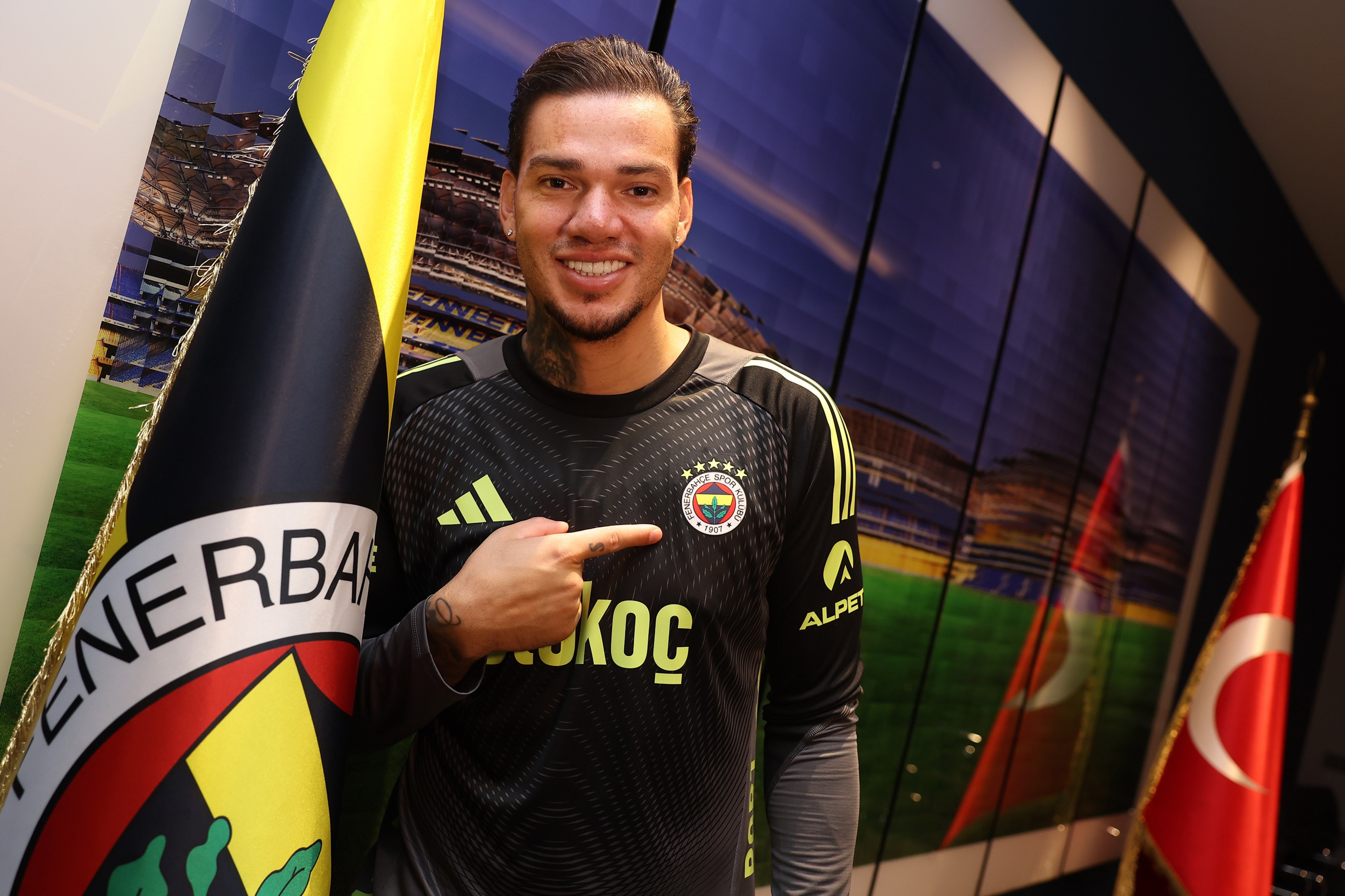 Fenerbahçe'den Ederson paylaşımı! Galatasaray göndermesi gündem oldu
