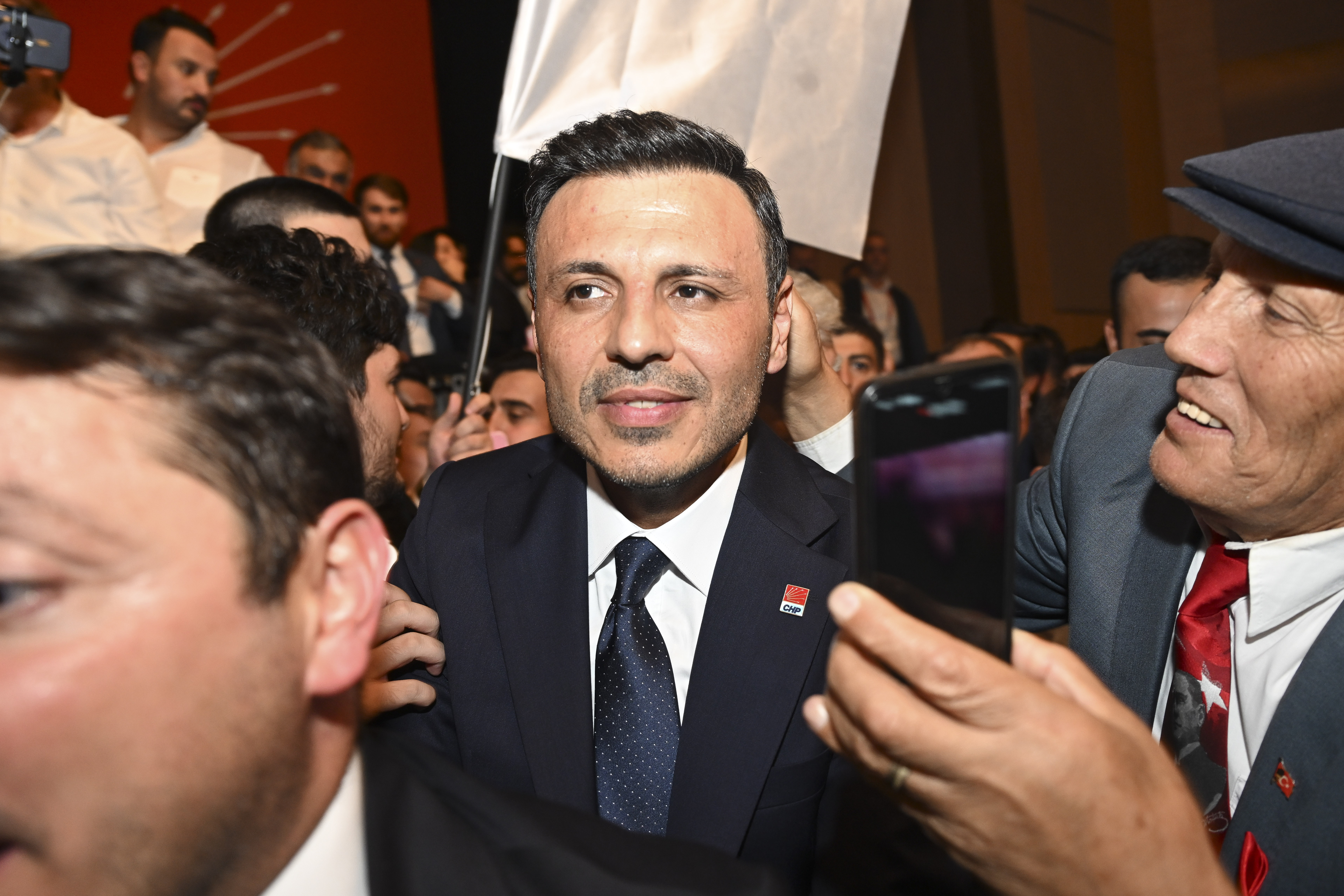 CHP İstanbul İl Kongresi iptal edildi... Özgür Çelik ve yönetim görevden alındı