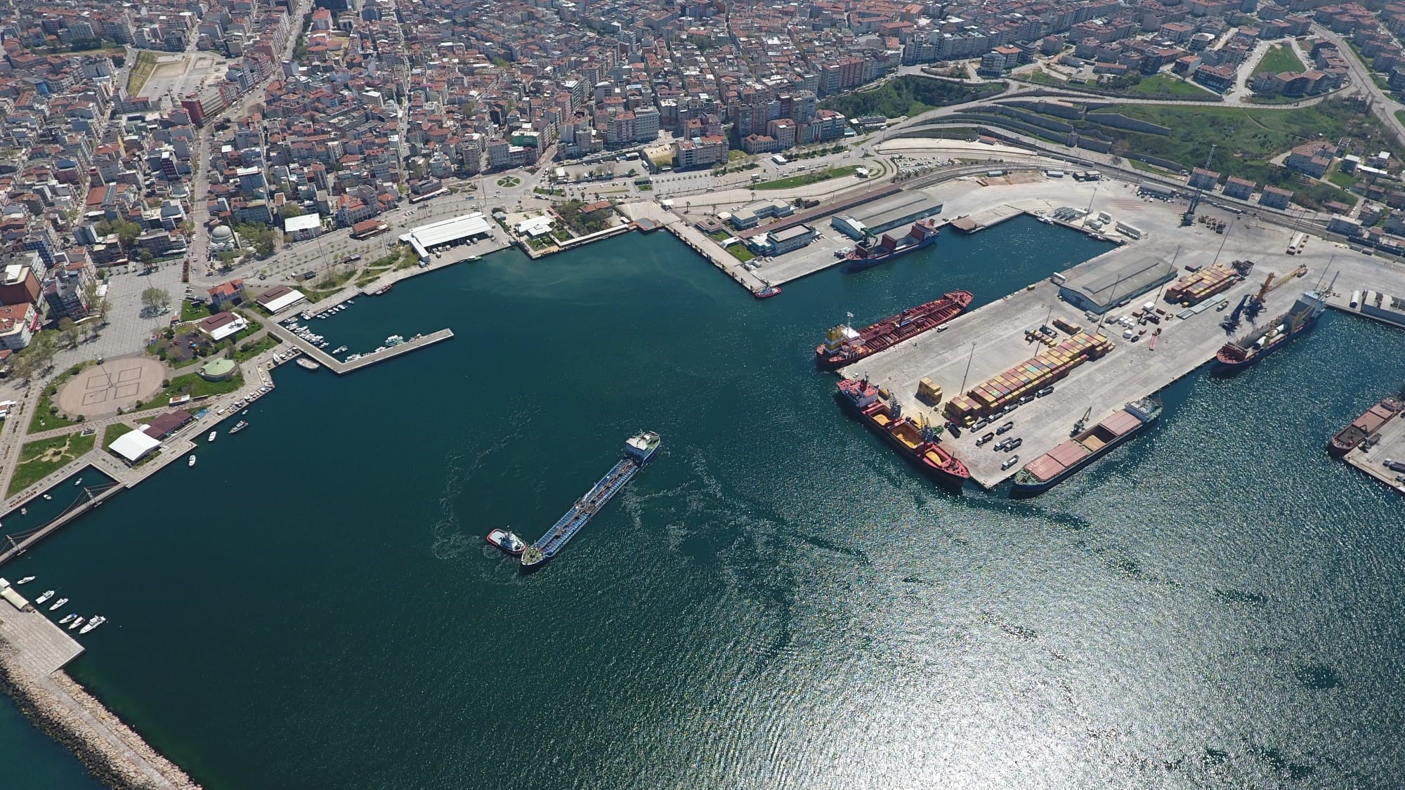 Türkiye deniz ticaretinde gücünü ortaya koydu... Limanlarda elleçlenen konteyner miktarı arttı
