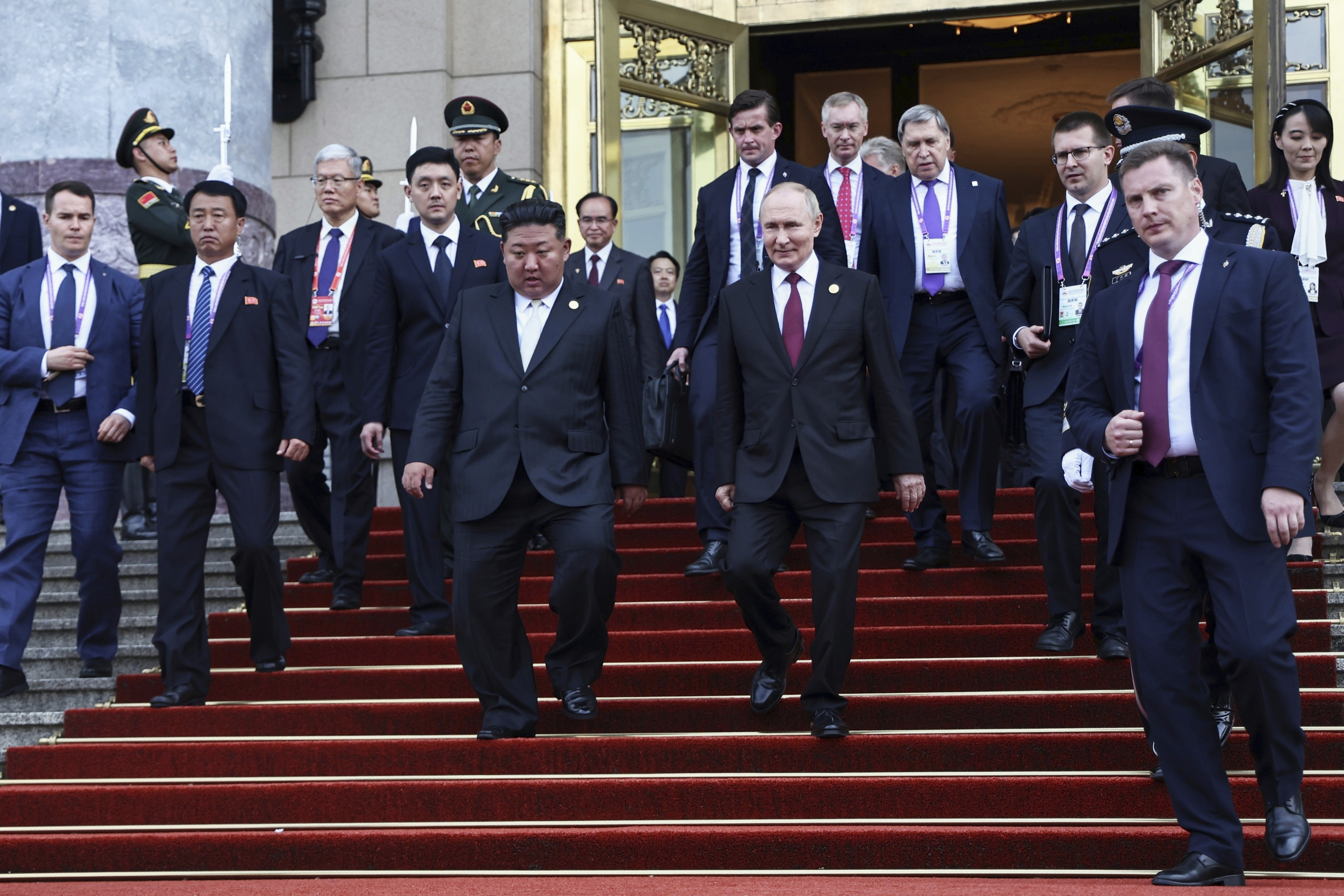 Putin ile Kim Jong-un bir araya geldi