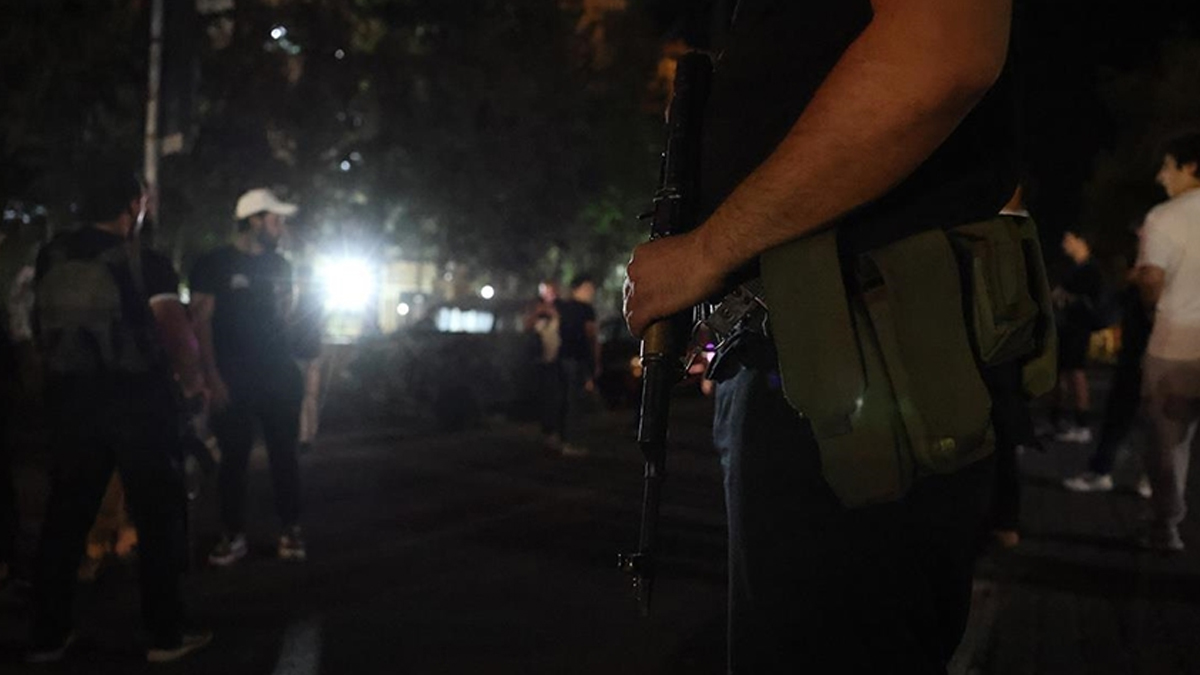 Şam'da patlama sesi: Bomba yüklü araç infilak oldu