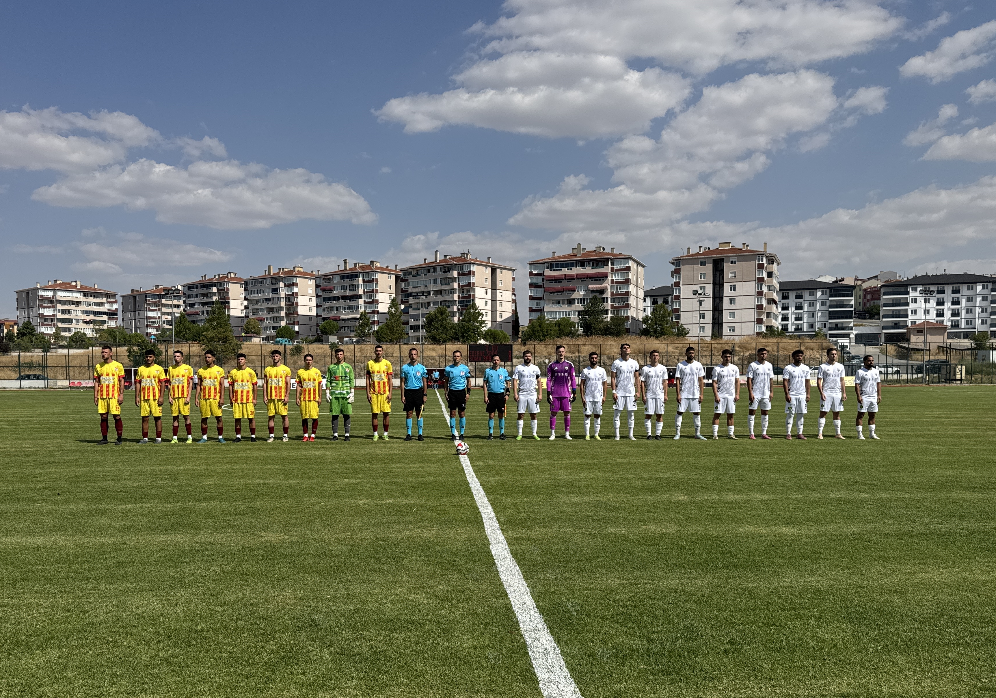 Tekma turškega pokala med Edirnesporjem in Somasporjem prekinjena zaradi pomanjkanja igralcev