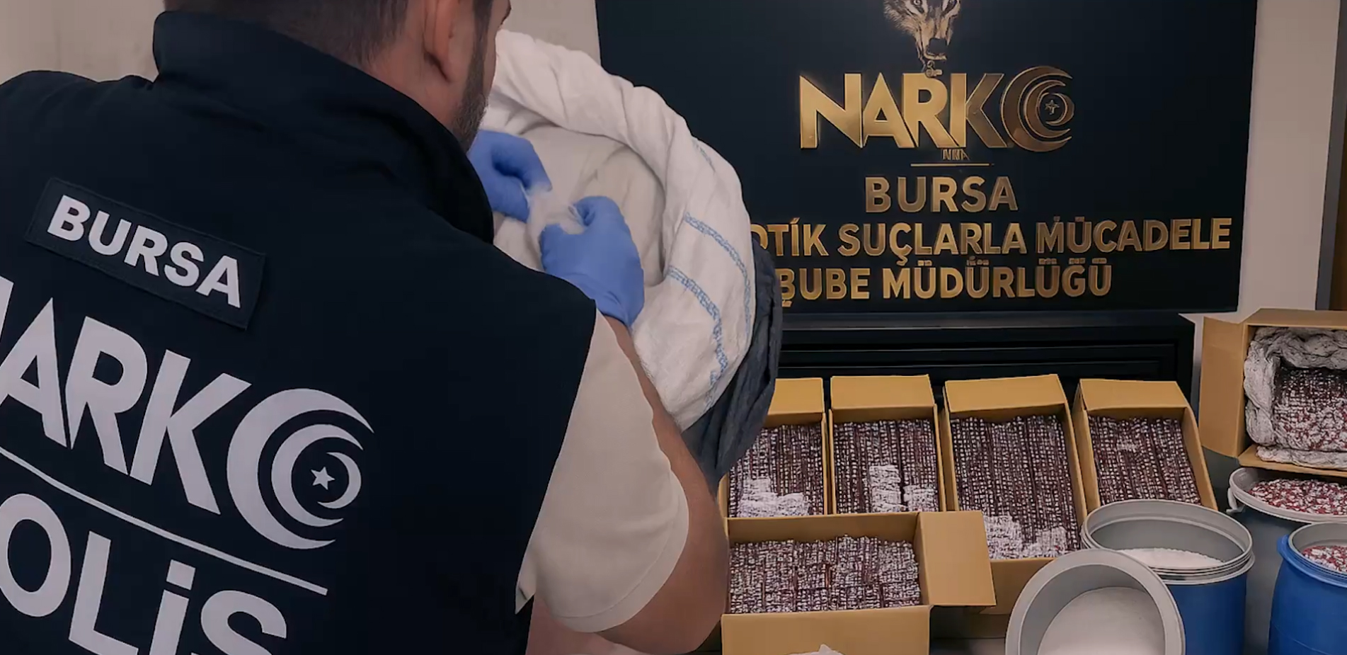 V Bursi zasegli 300.000 tablet droge in 48 kilogramov surovine