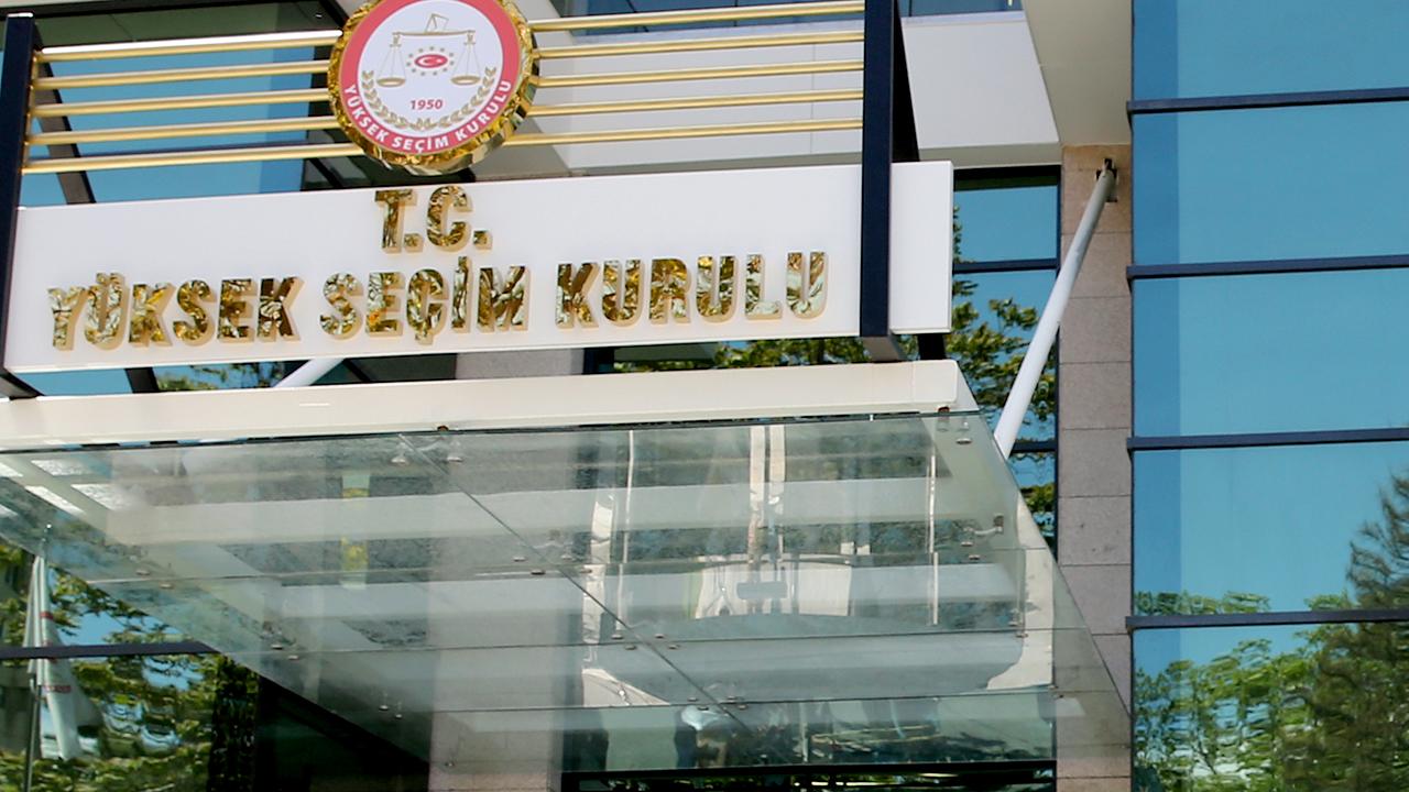 YSK, CHP'nin "kongre iptali" itirazını görüşmeye başladı