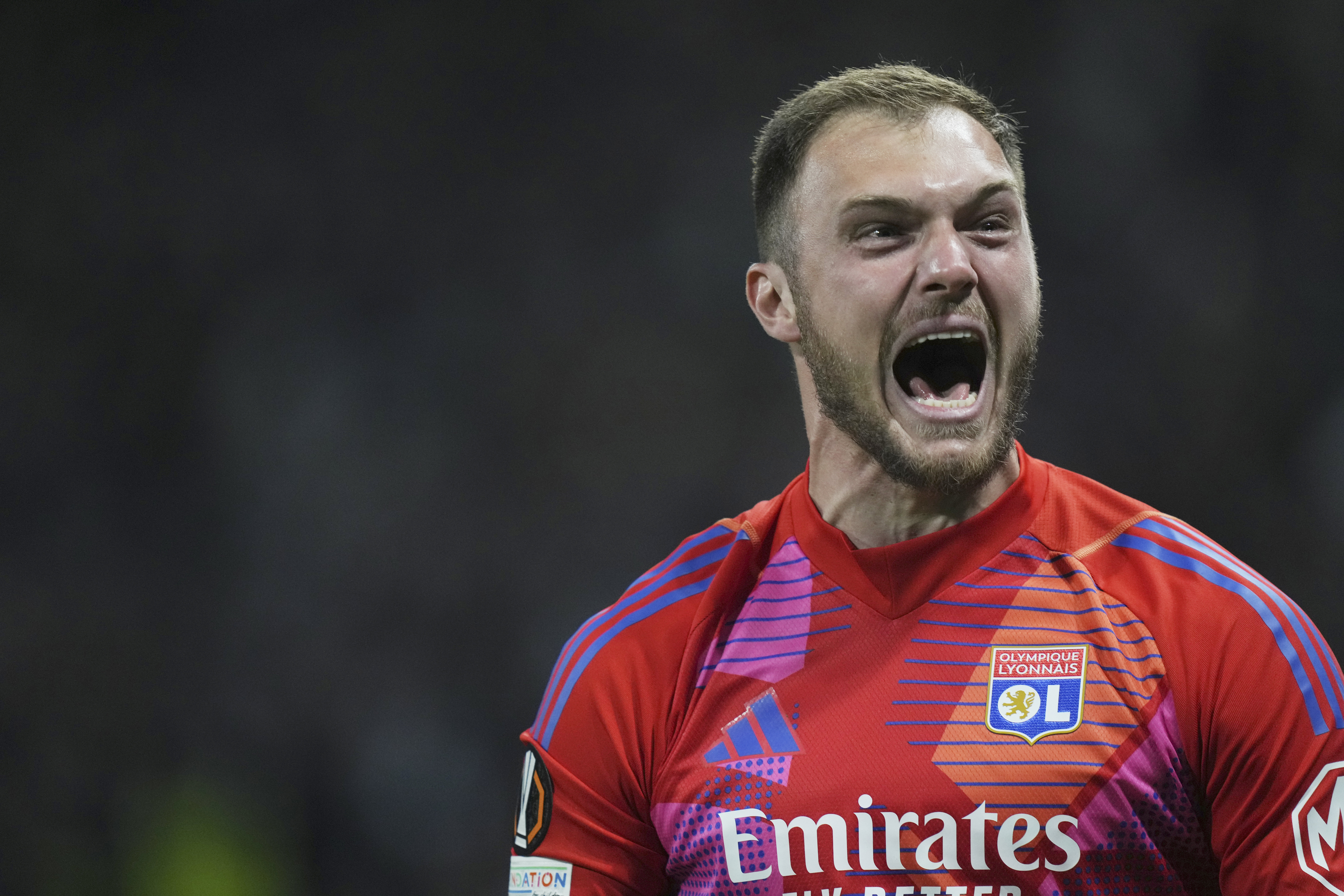 Lucas Perri, Botafogo'ya dava açtı
