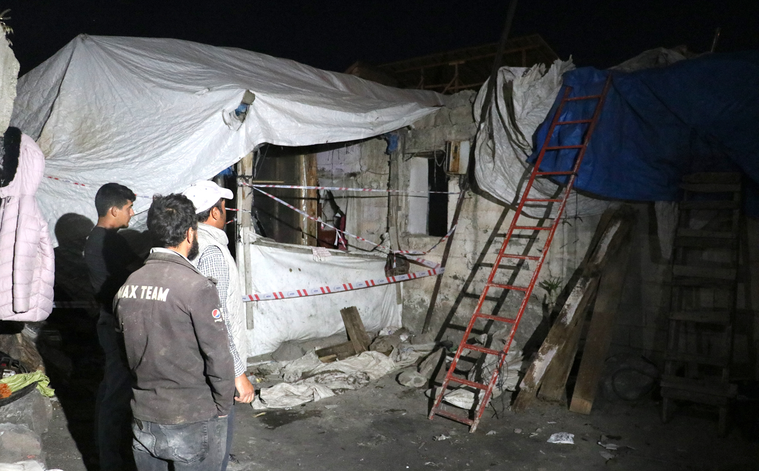 Evin damı üzerlerine çöktü: 2 çocuk hayatını kaybetti