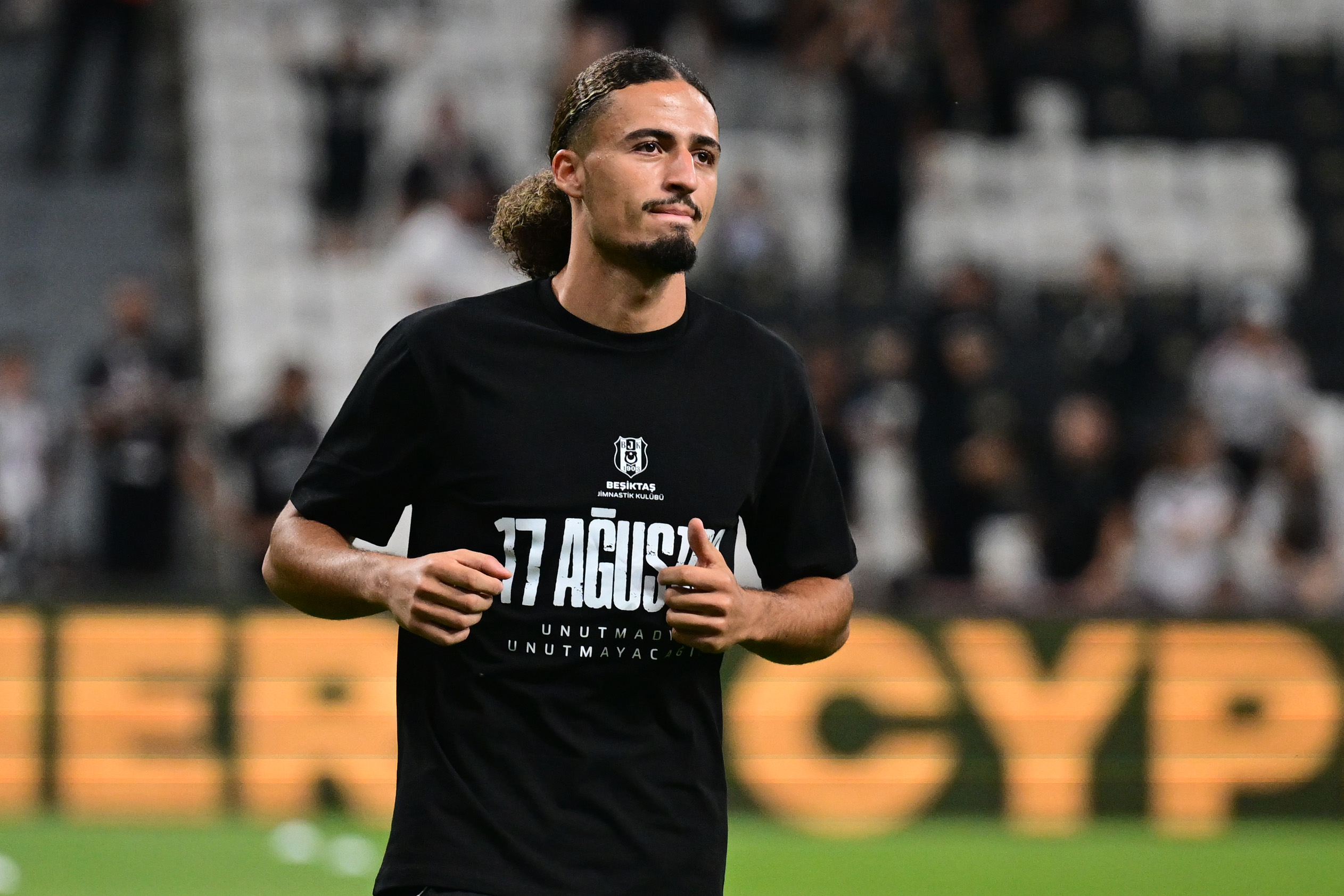 Beşiktaş duyurdu! Taylan Bulut yerli oyuncu statüsünde forma giyecek