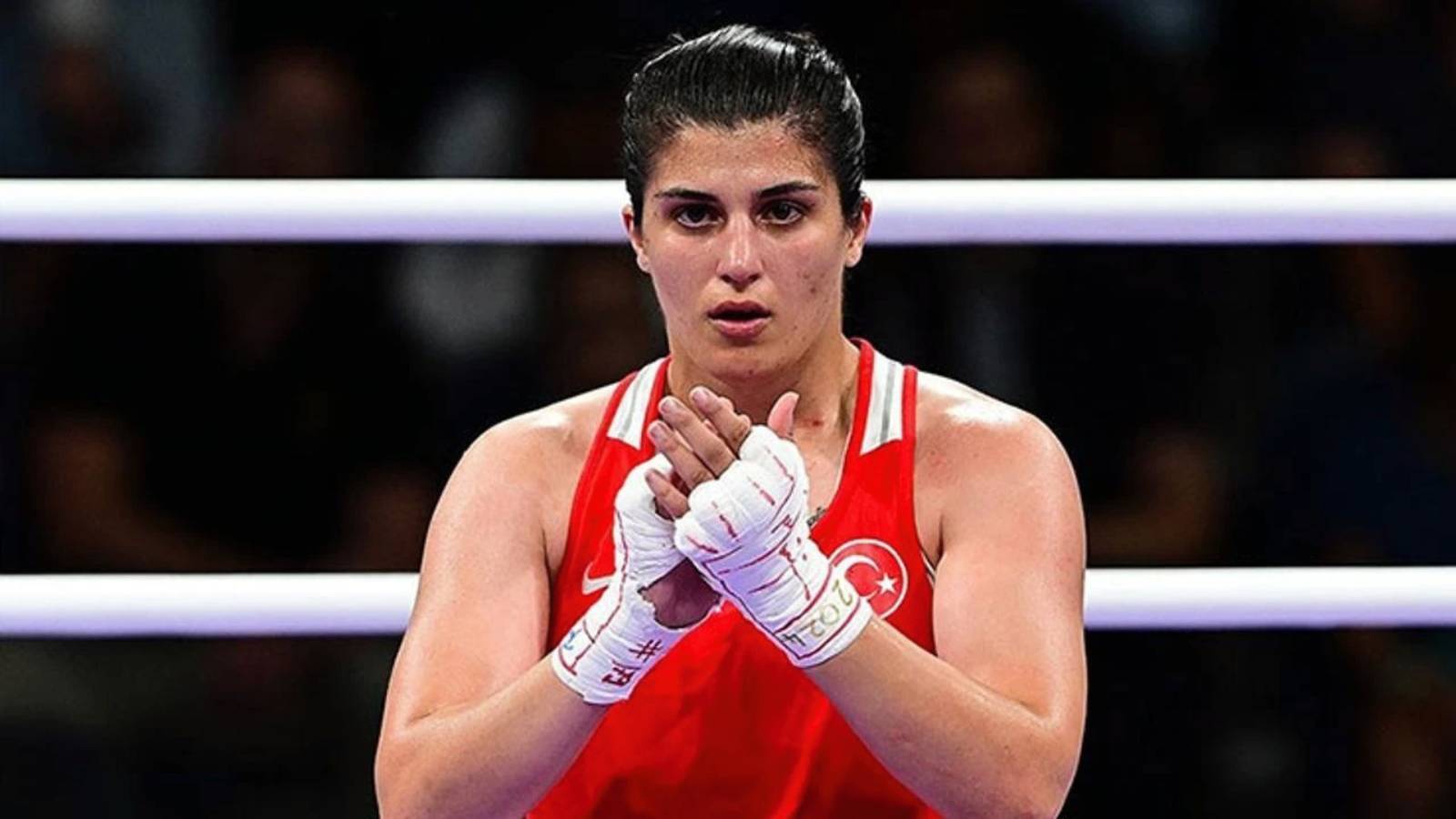 Busenaz Sürmeneli, çeyrek finalde