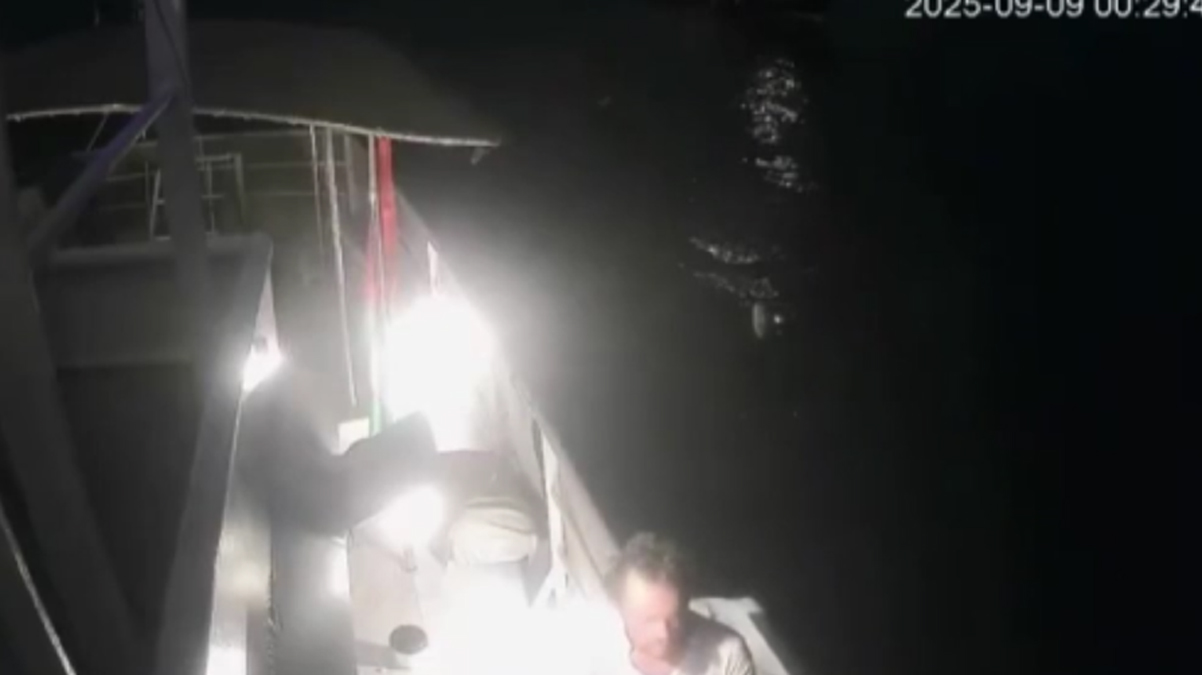 Katil İsrail'den Küresel Sumud Filosu'na dron saldırısı