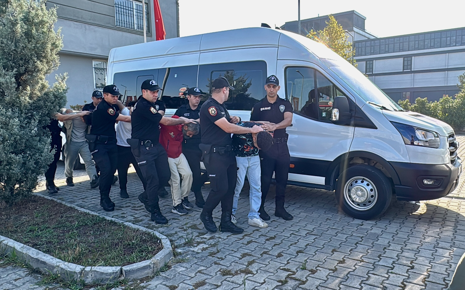 V Turčiji aretirali deset osumljencev v operaciji proti organiziranemu kriminalu