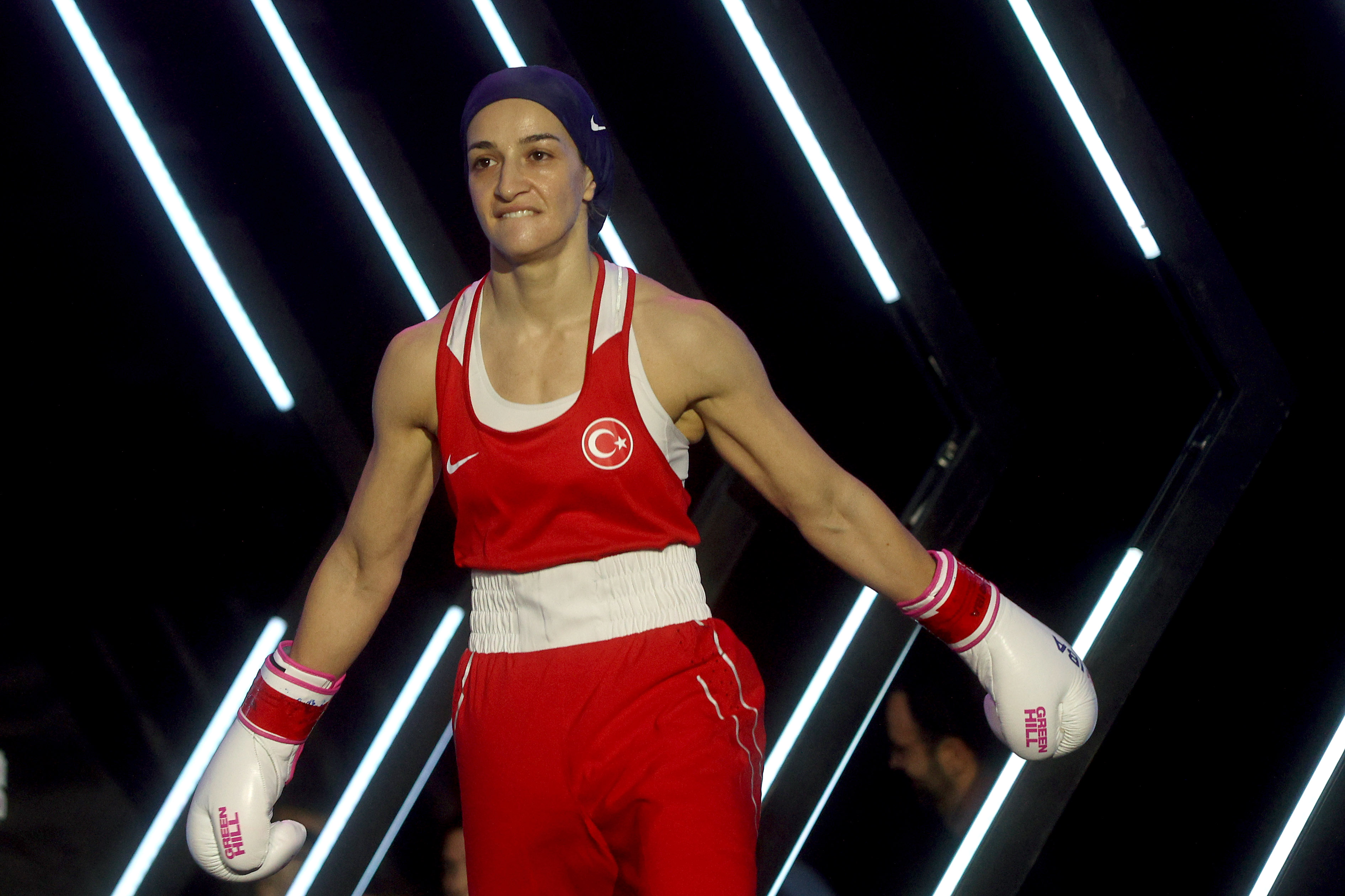 Buse Naz Çakıroğlu yarı finalde!