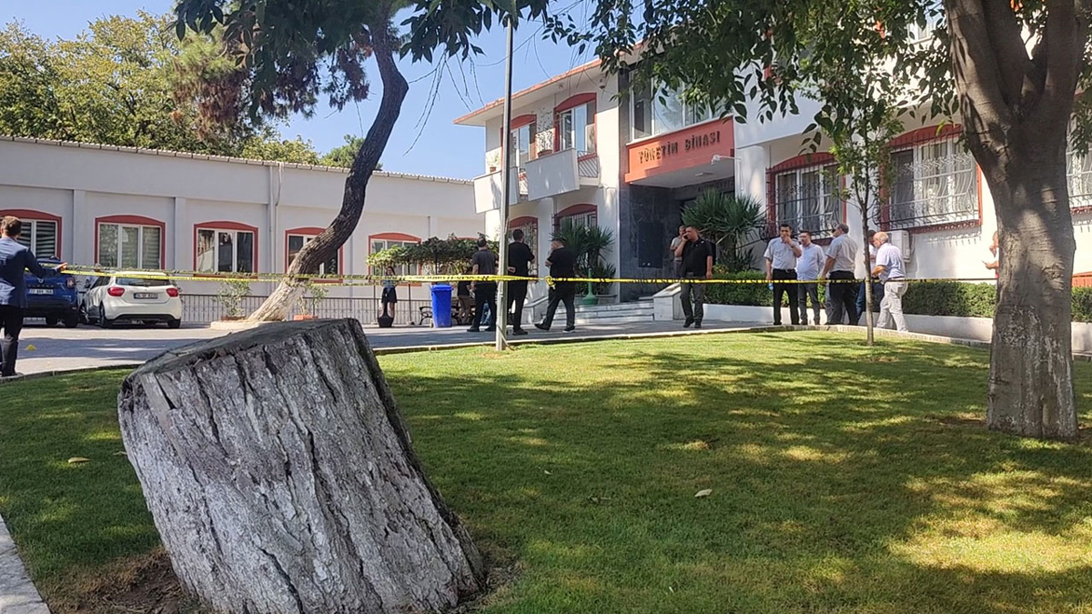 Oborožen napad pred bolnišnico Balıklı Rum v Istanbulu