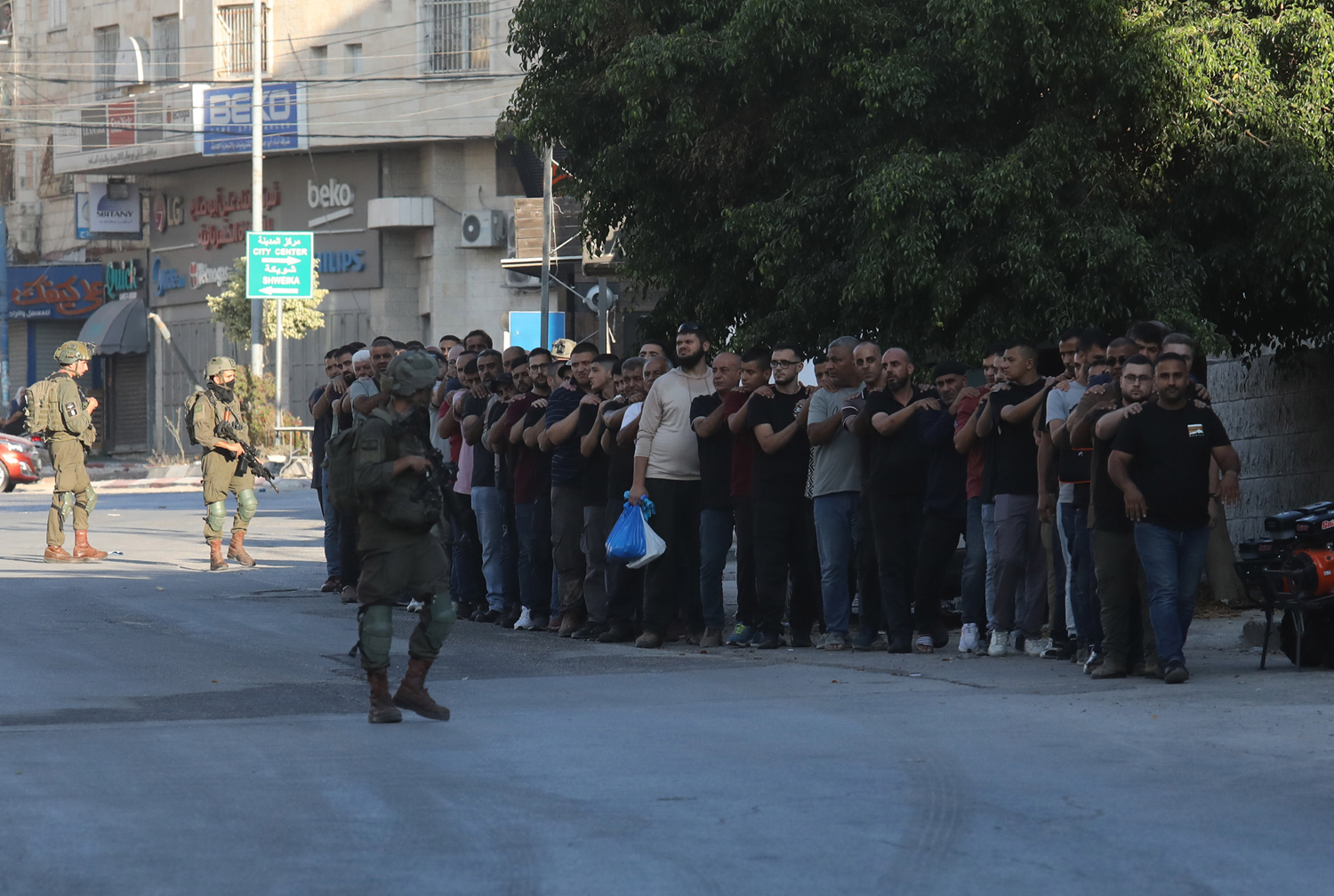 İşgalci İsrail Tulkerim'i ablukaya aldı: Onlarca Filistinli rehin halde