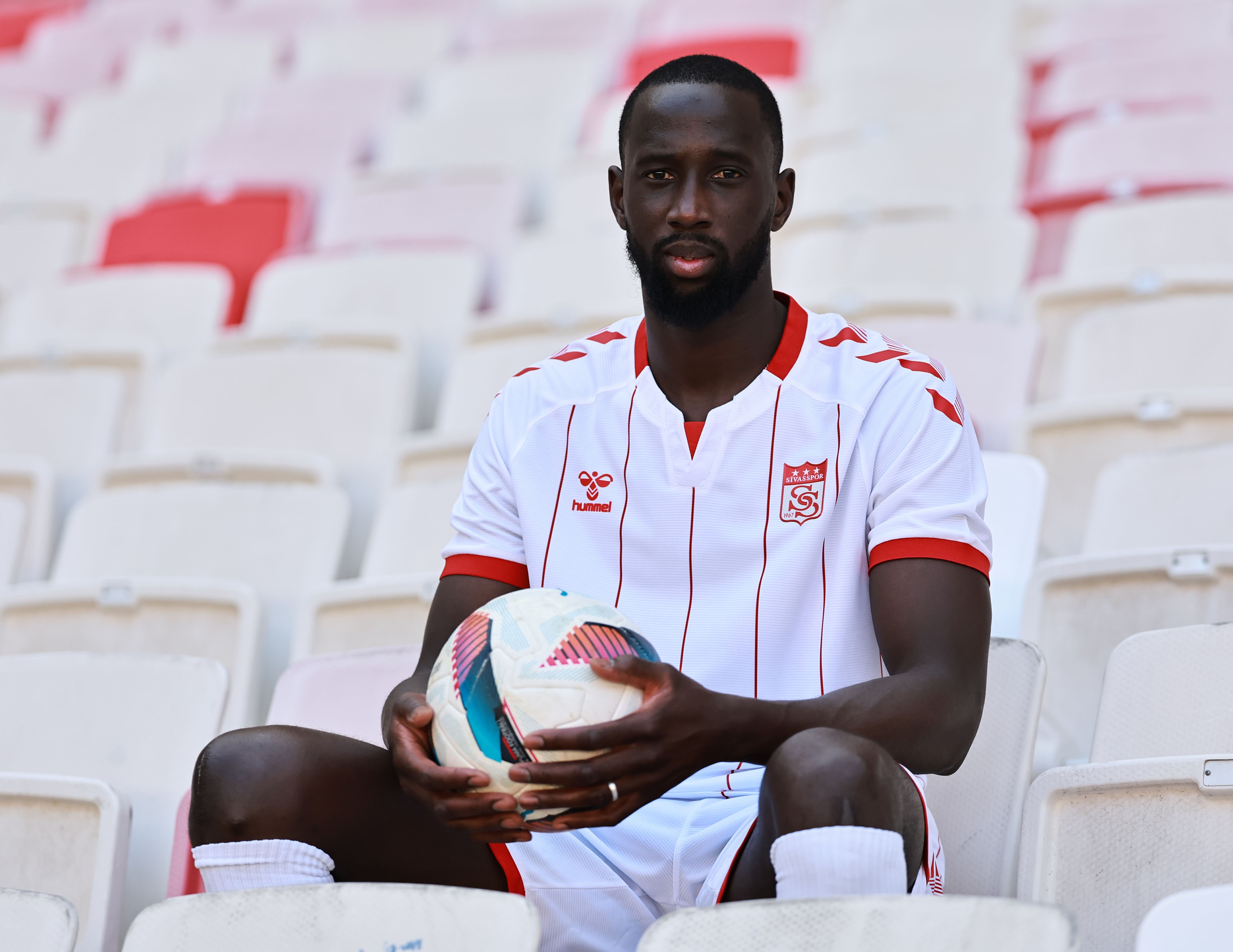 Sivasspor'da Samba Camara ile yollar ayrıldı