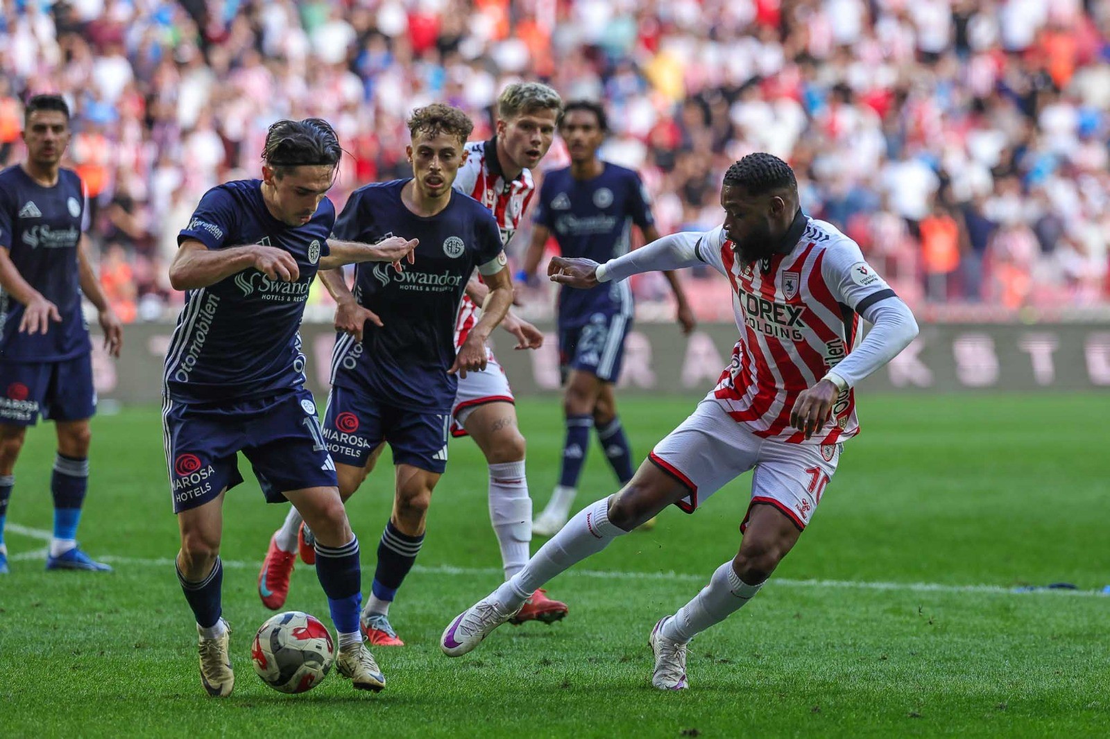 Antalyaspor, Samsun'dan 3 puanla dönüyor