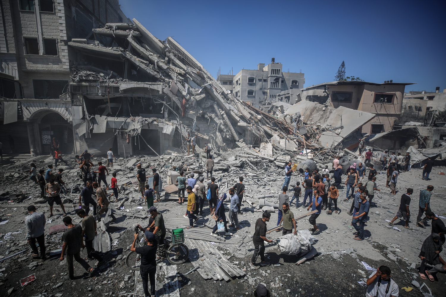 Katil İsrail'den Filistinlileri göçe zorlamak için insanlık dışı plan