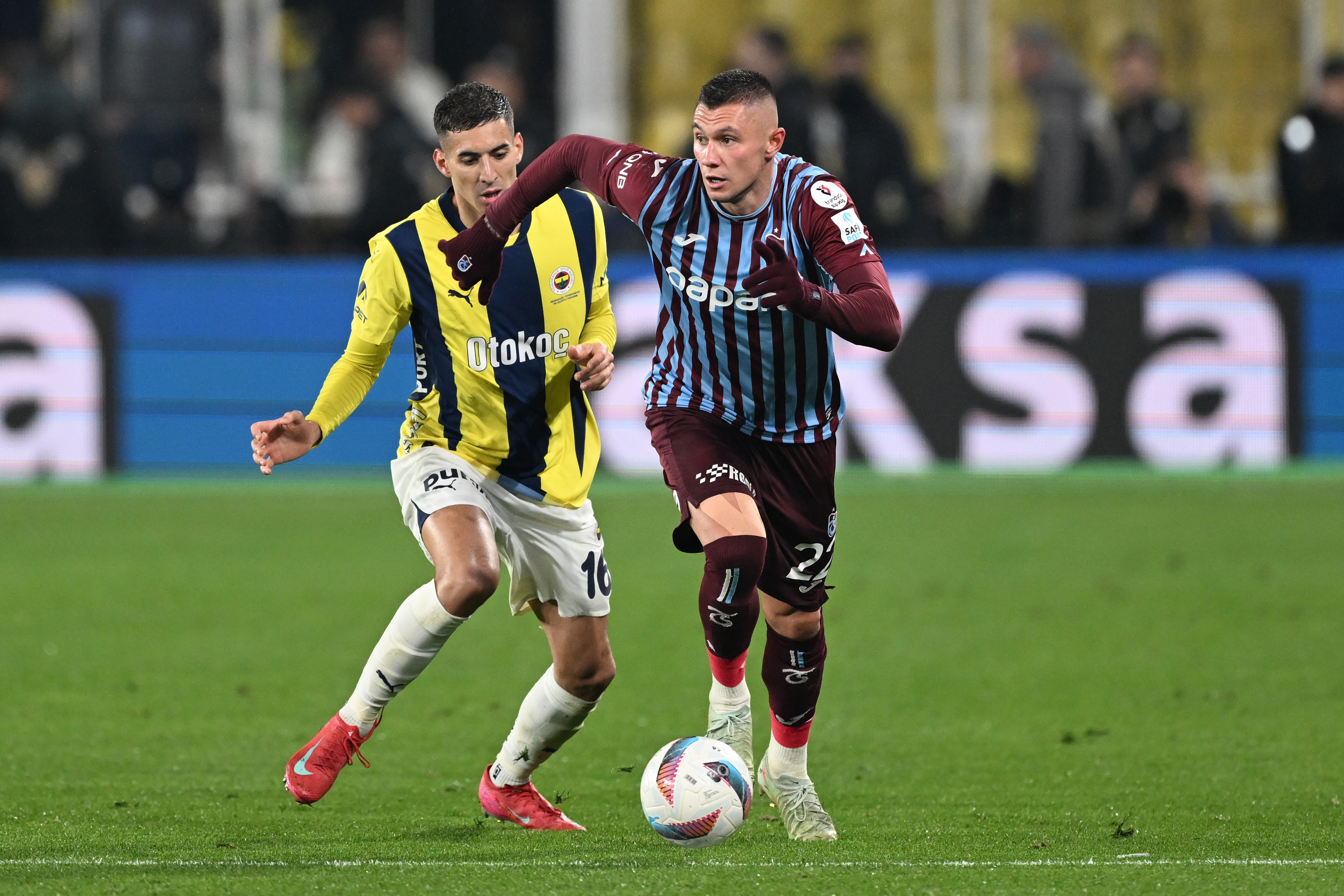 TFF duyurdu! Fenerbahçe-Trabzonspor maçının saati değiştirildi