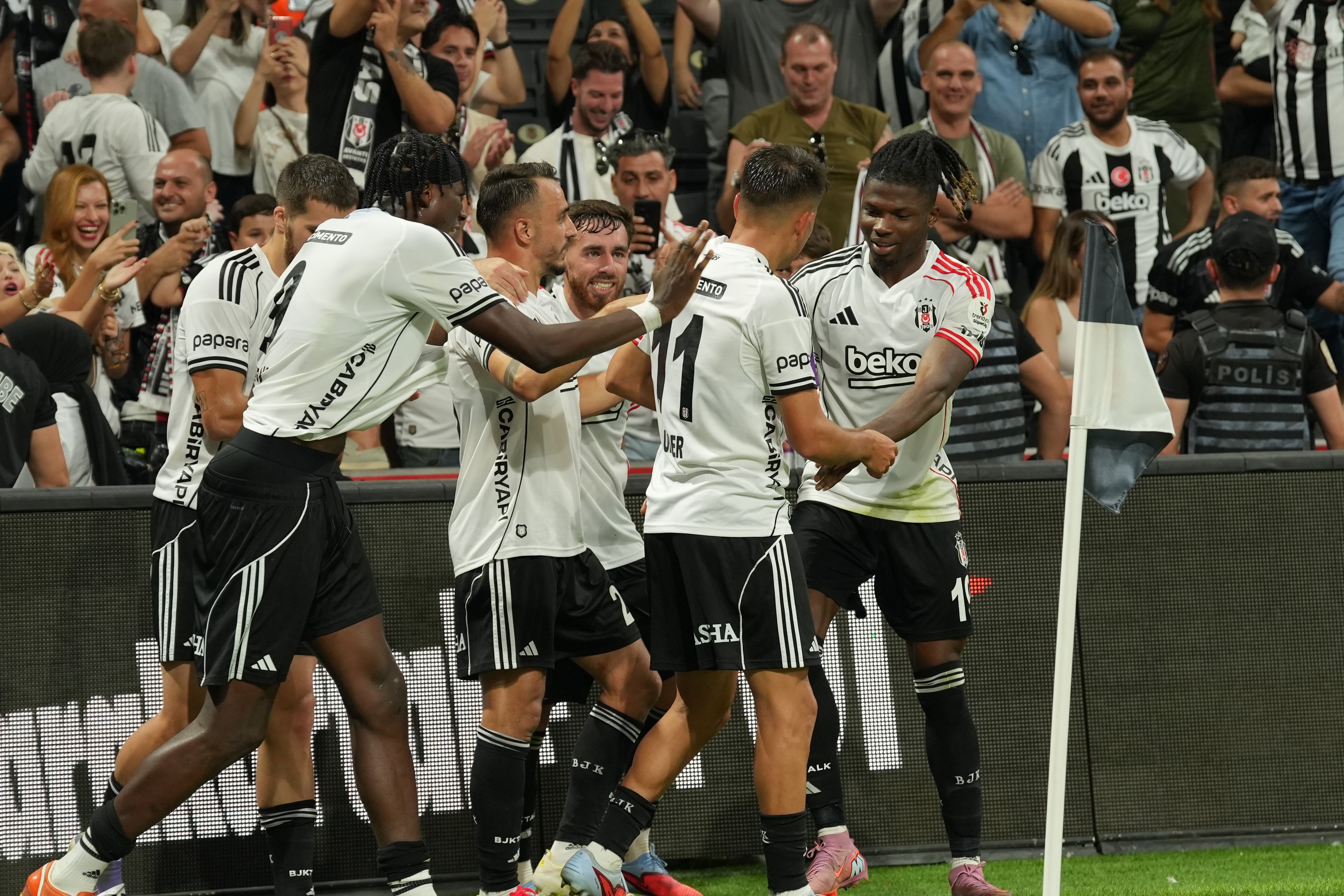 Beşiktaş'ın kadrosunda köklü değişim