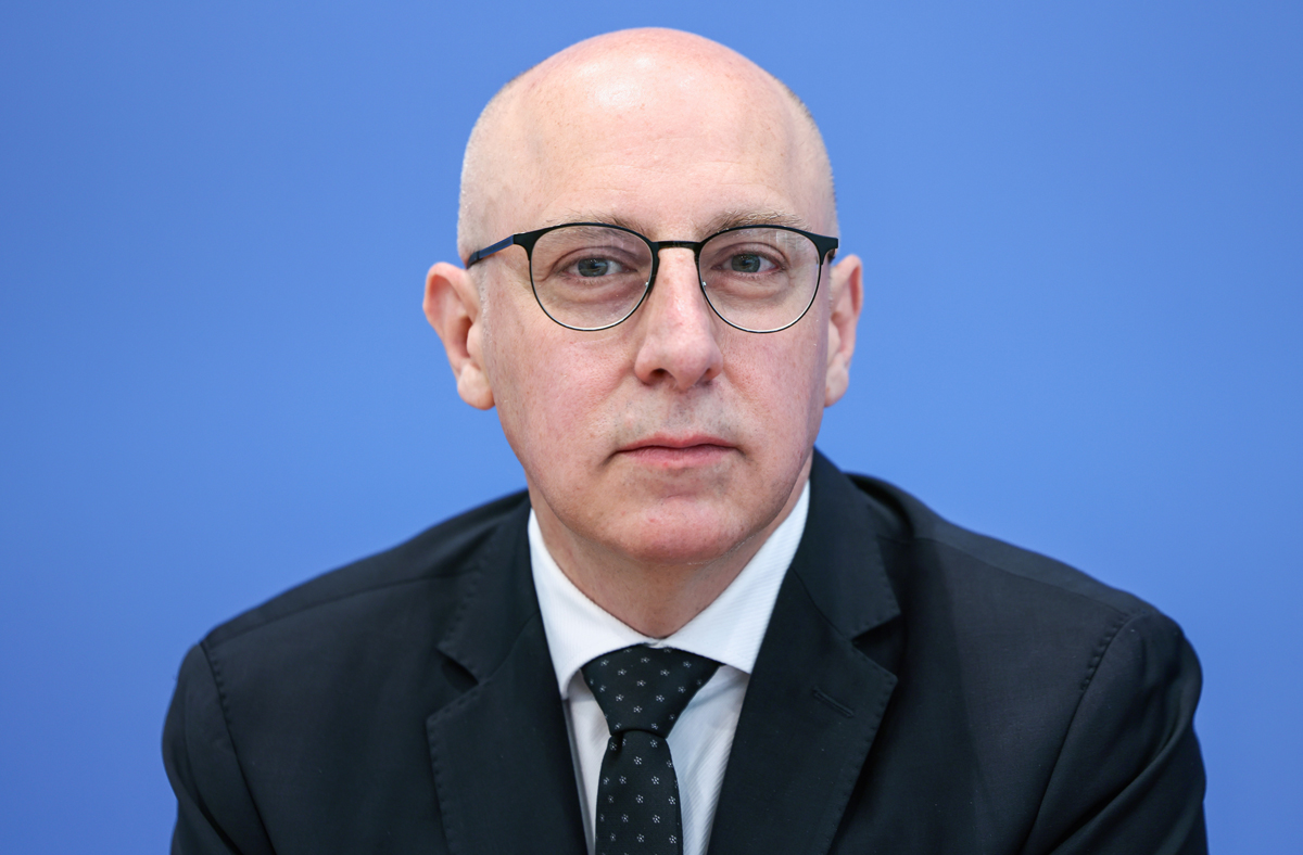 Almanya'da bir ilk! İç istihbaratın başına bir Türk atandı
