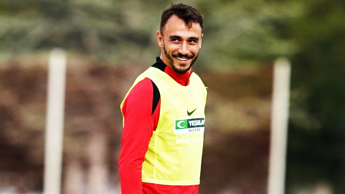 Kayserispor'da 17 futbolcu ile yollar ayrıldı