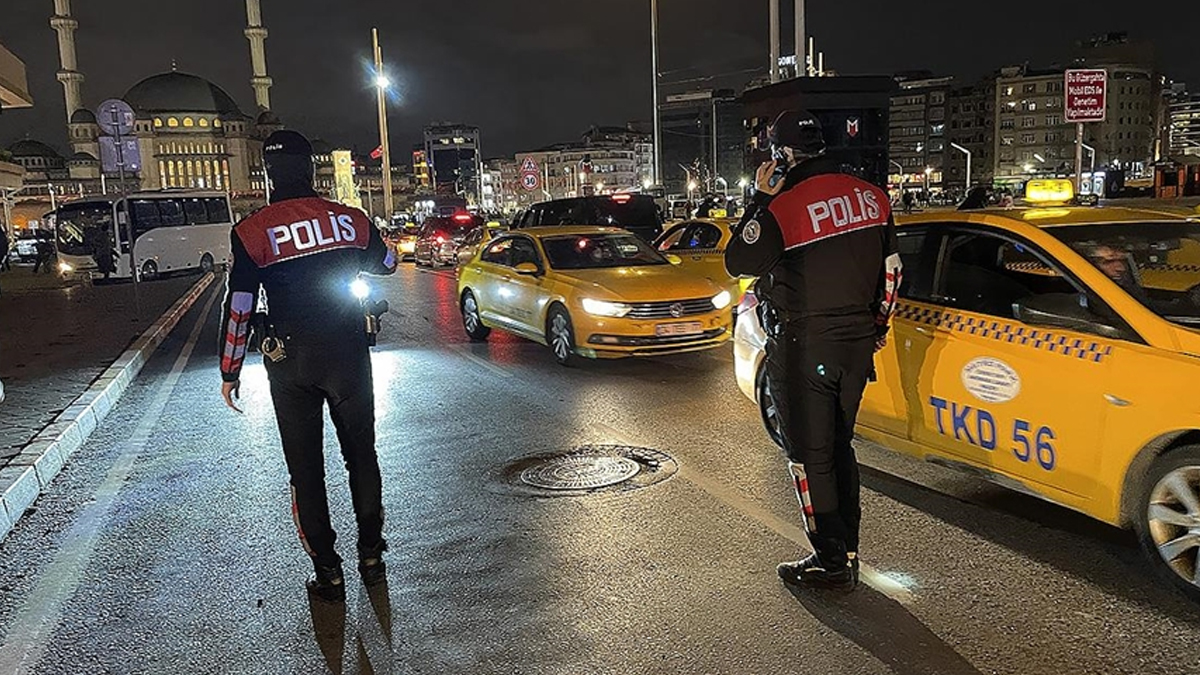 İstanbul'da huzur uygulaması: Helikopter ve polis botu destek verdi